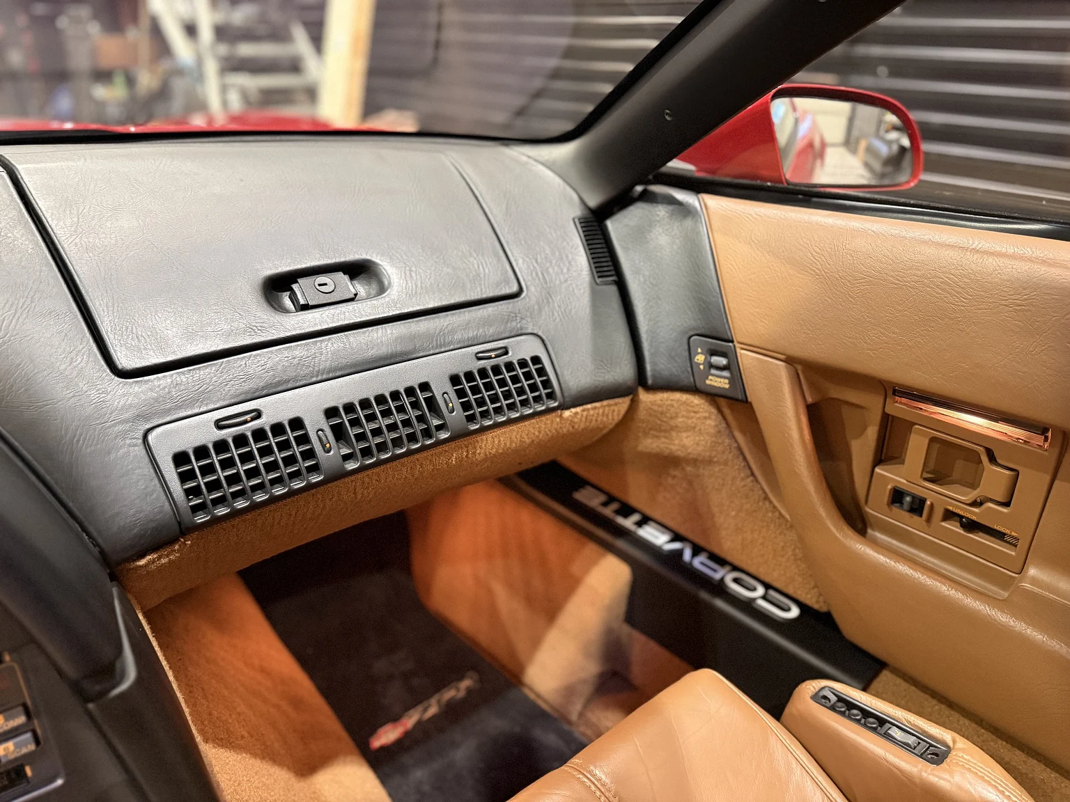 Innenraumfoto von 1990 Chevrolet Corvette ZR-1 (27)