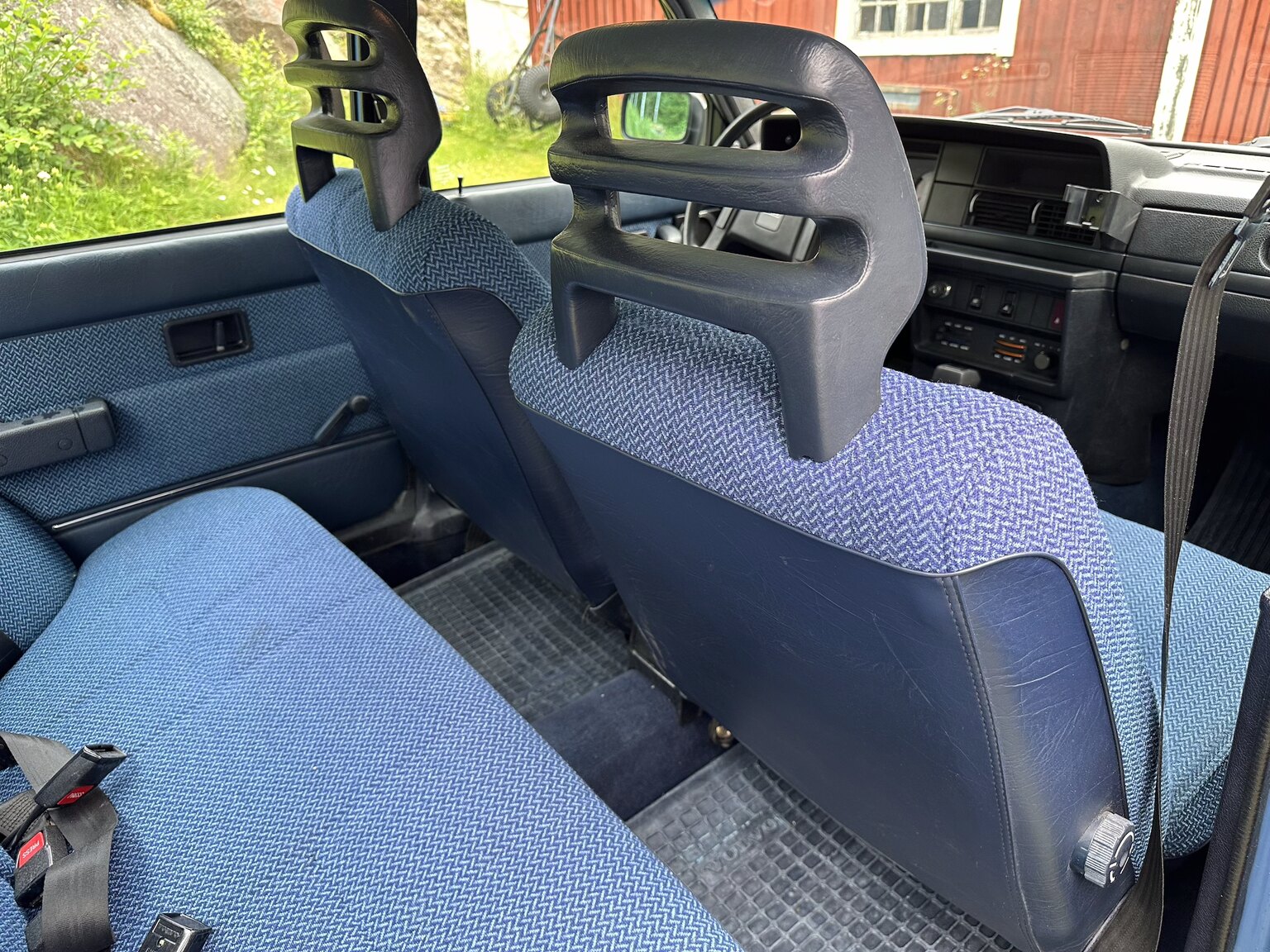 Interior image of 1986 Volvo 244
