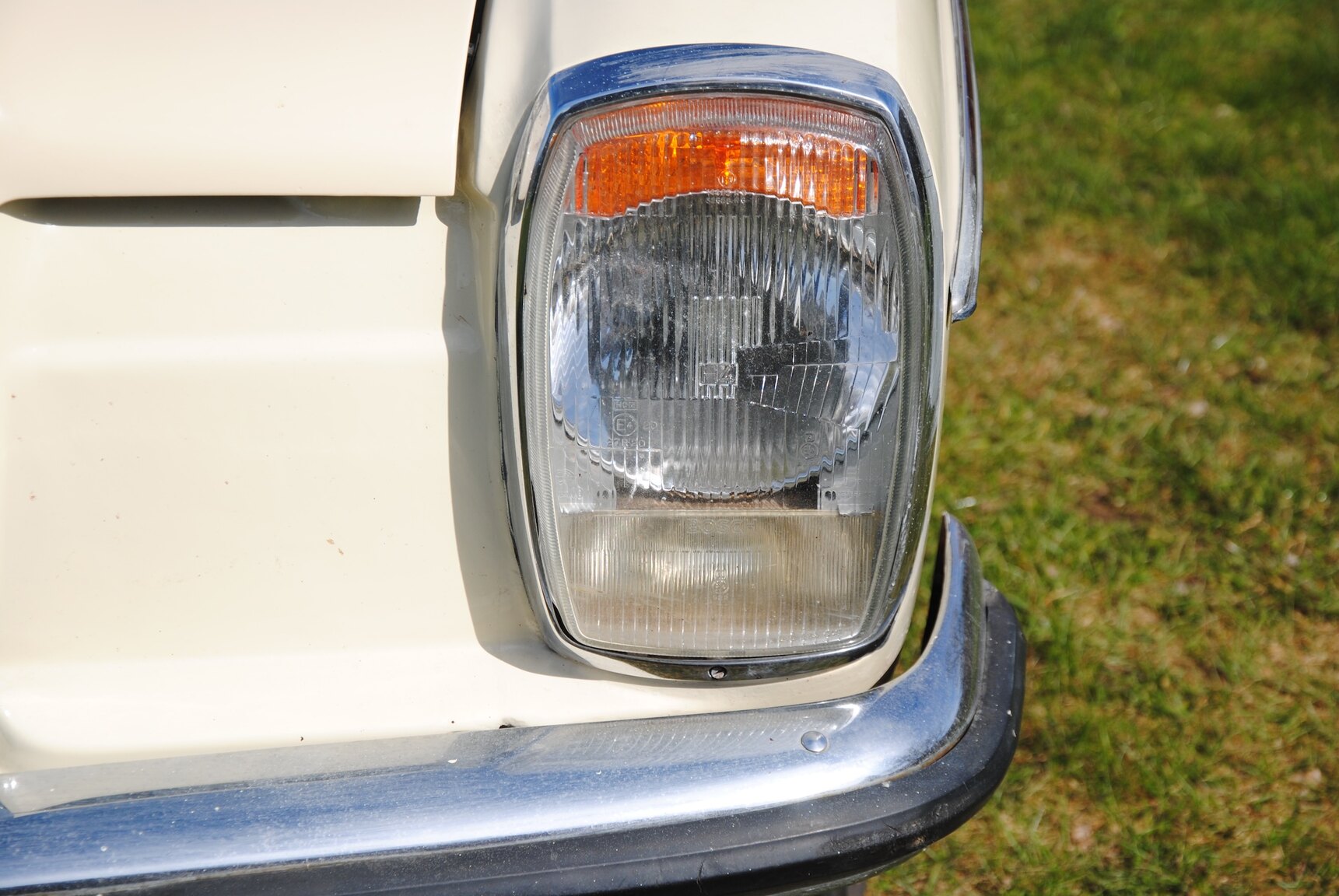 Exteriörbild på 1971 Mercedes-Benz 220D