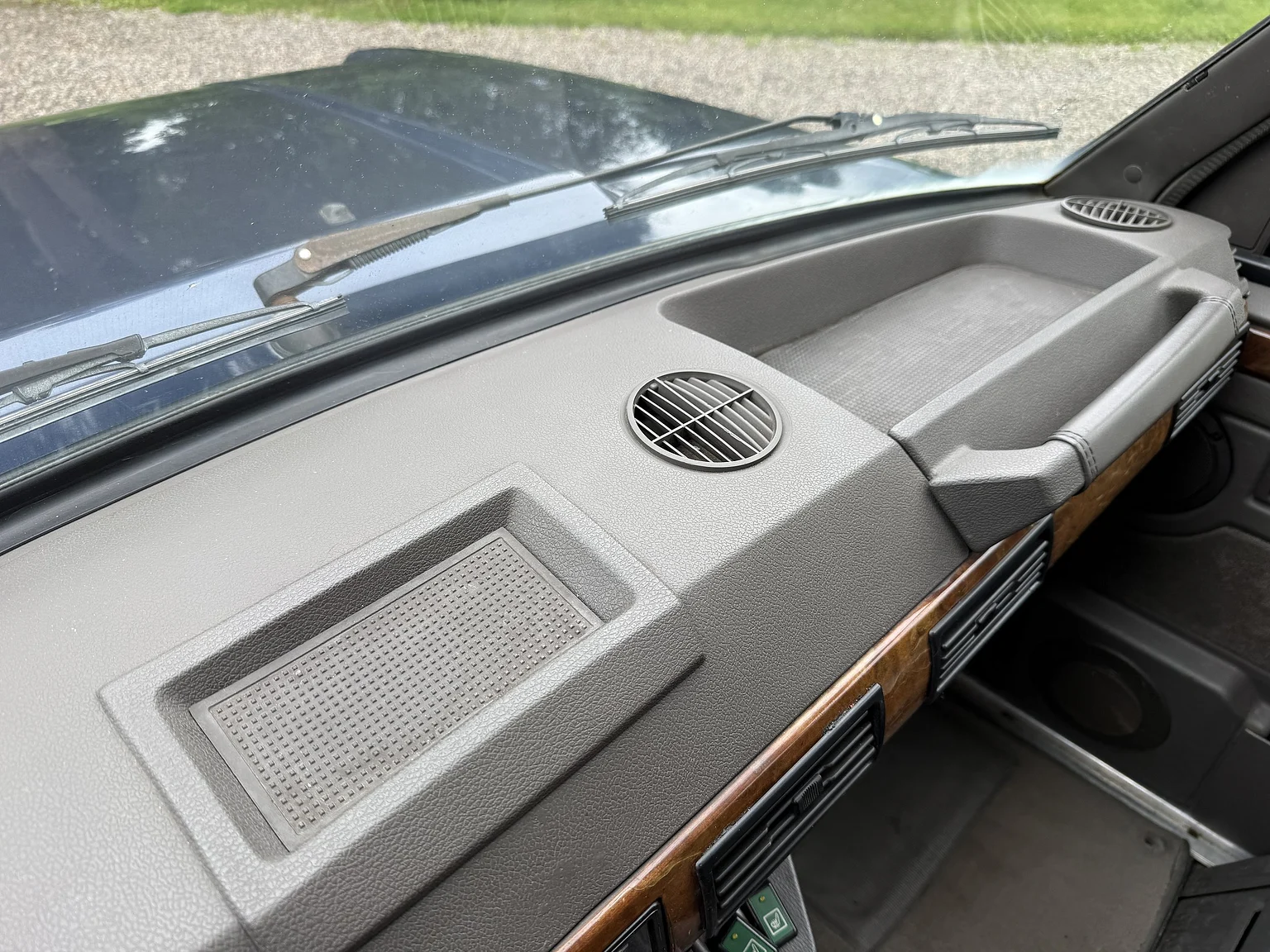 Interior image of 1990 Range Rover Vogue SE 3.9 (16)
