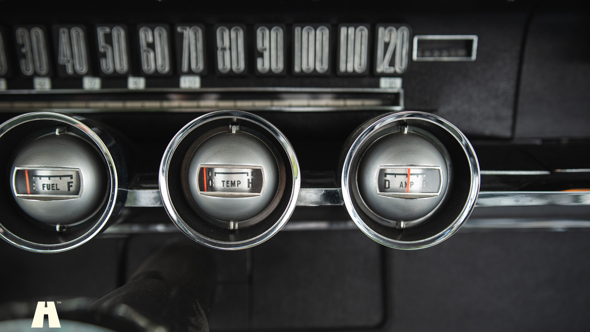Interior image of 1965 Ford Thunderbird (18)