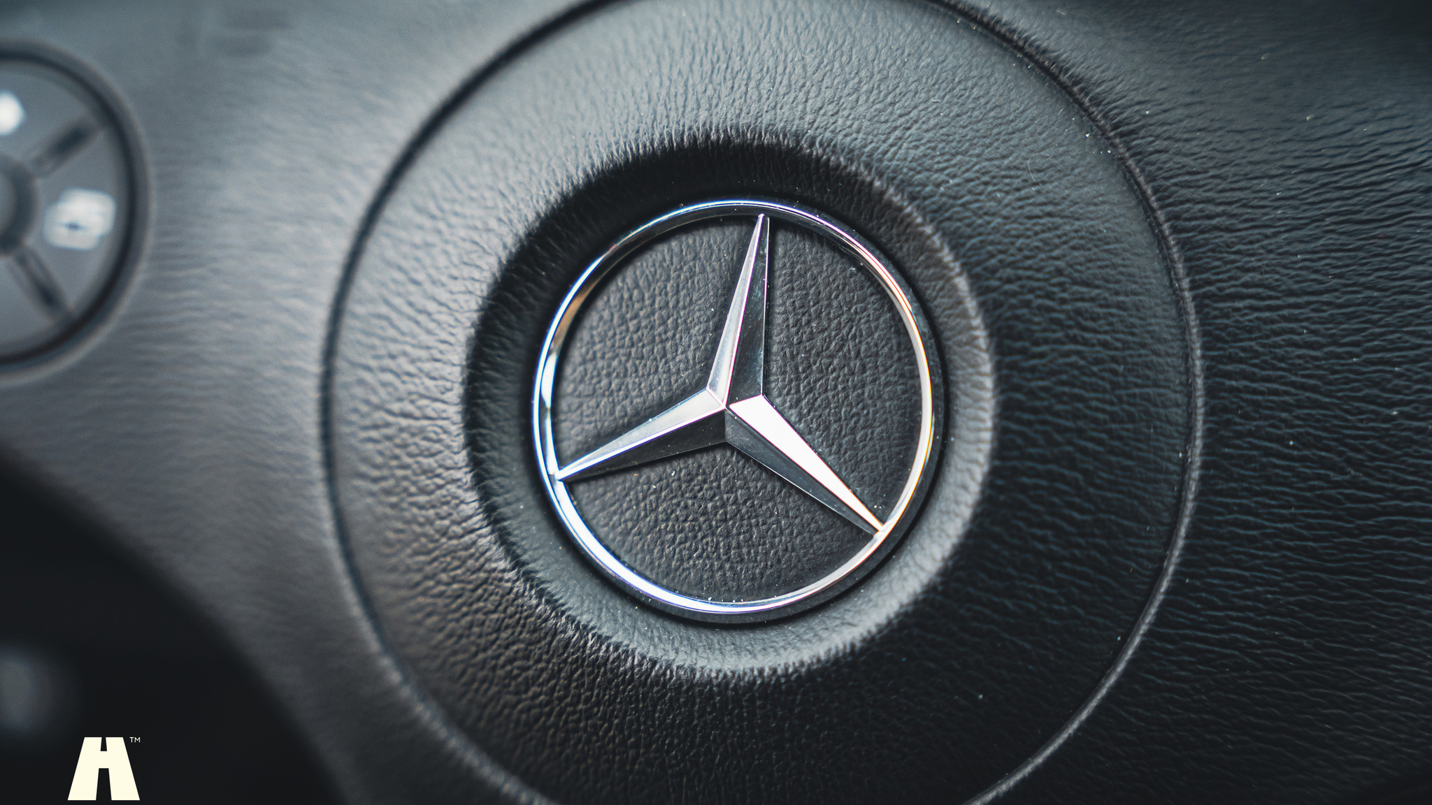 Innenraumfoto von 2008 Mercedes-Benz CLS 63 AMG (39)