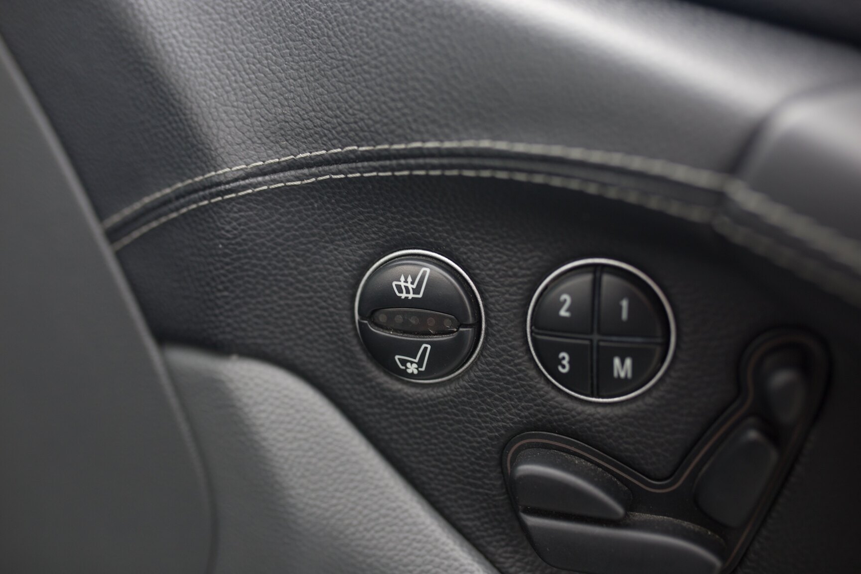 Innenraumfoto von 2002 Mercedes-Benz SL55 AMG