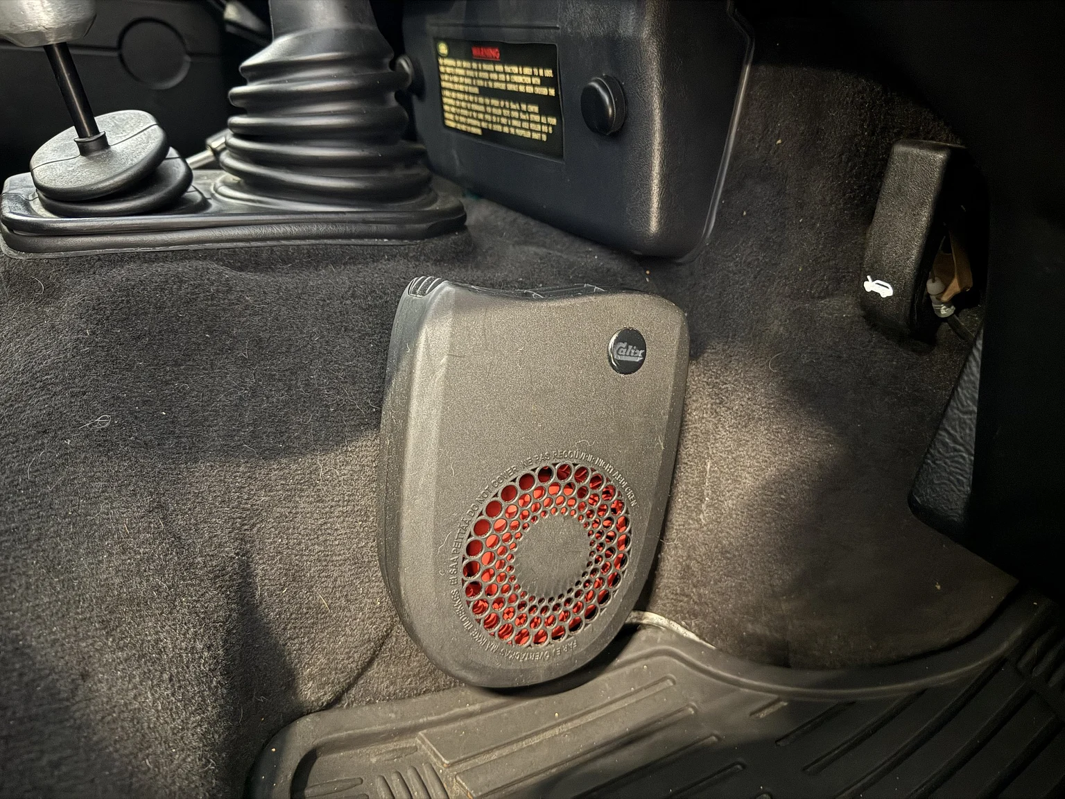 Interior image of 2000 Land Rover Defender 110 Tomb Raider (30)