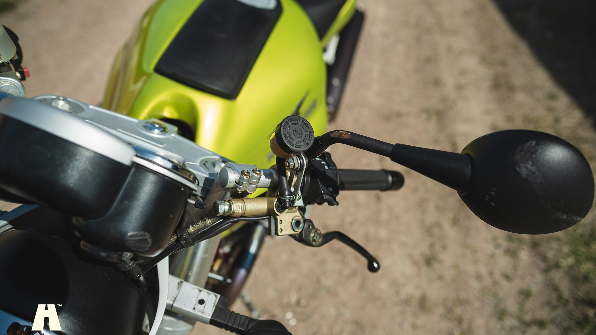 Exterior image of 2002 Moto Guzzi V11 Sport (67)