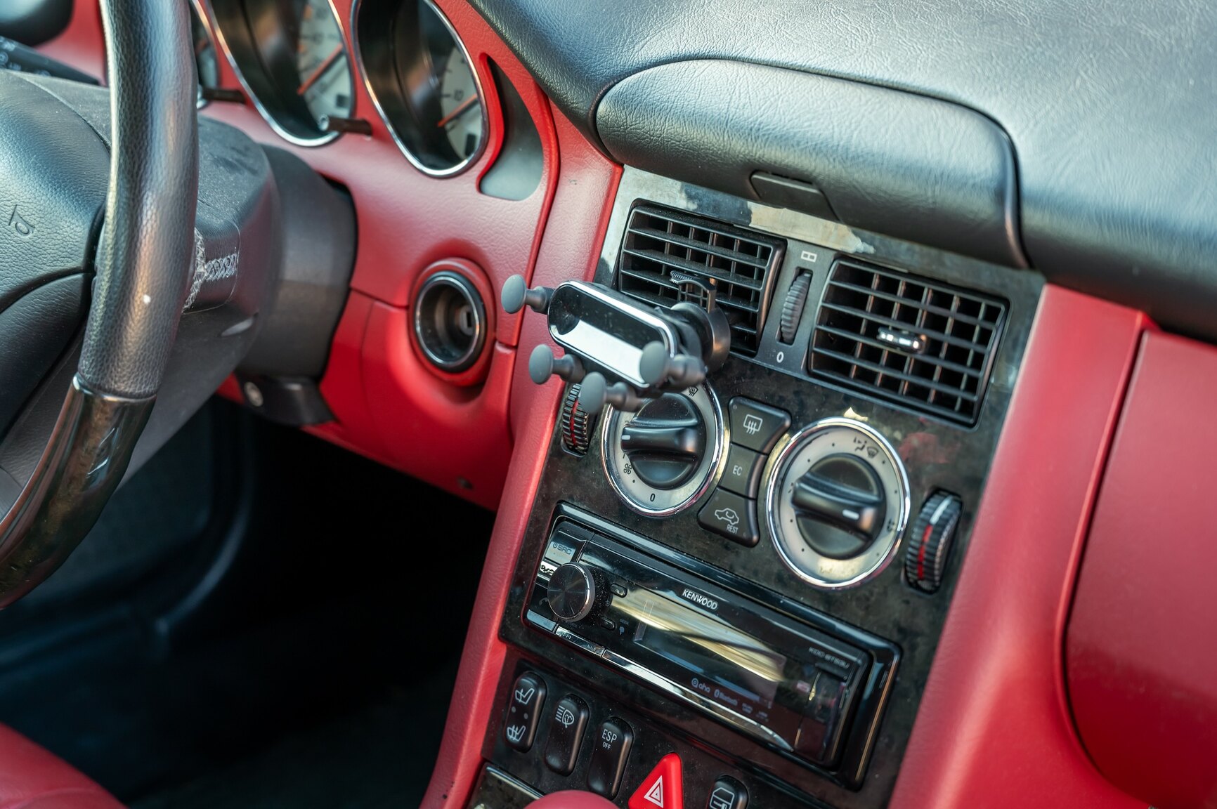 Interior image of 2001 Mercedes-Benz SLK 320