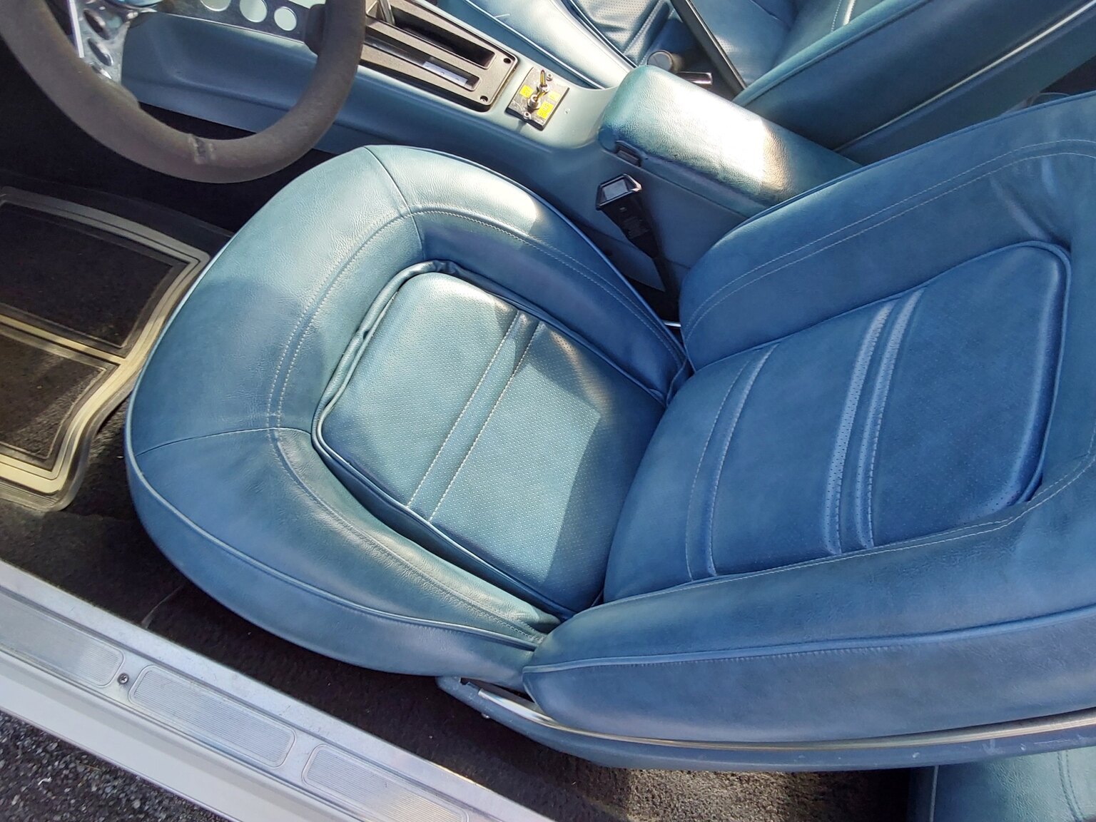 Interior image of 1975 Pontiac Firebird Esprit 