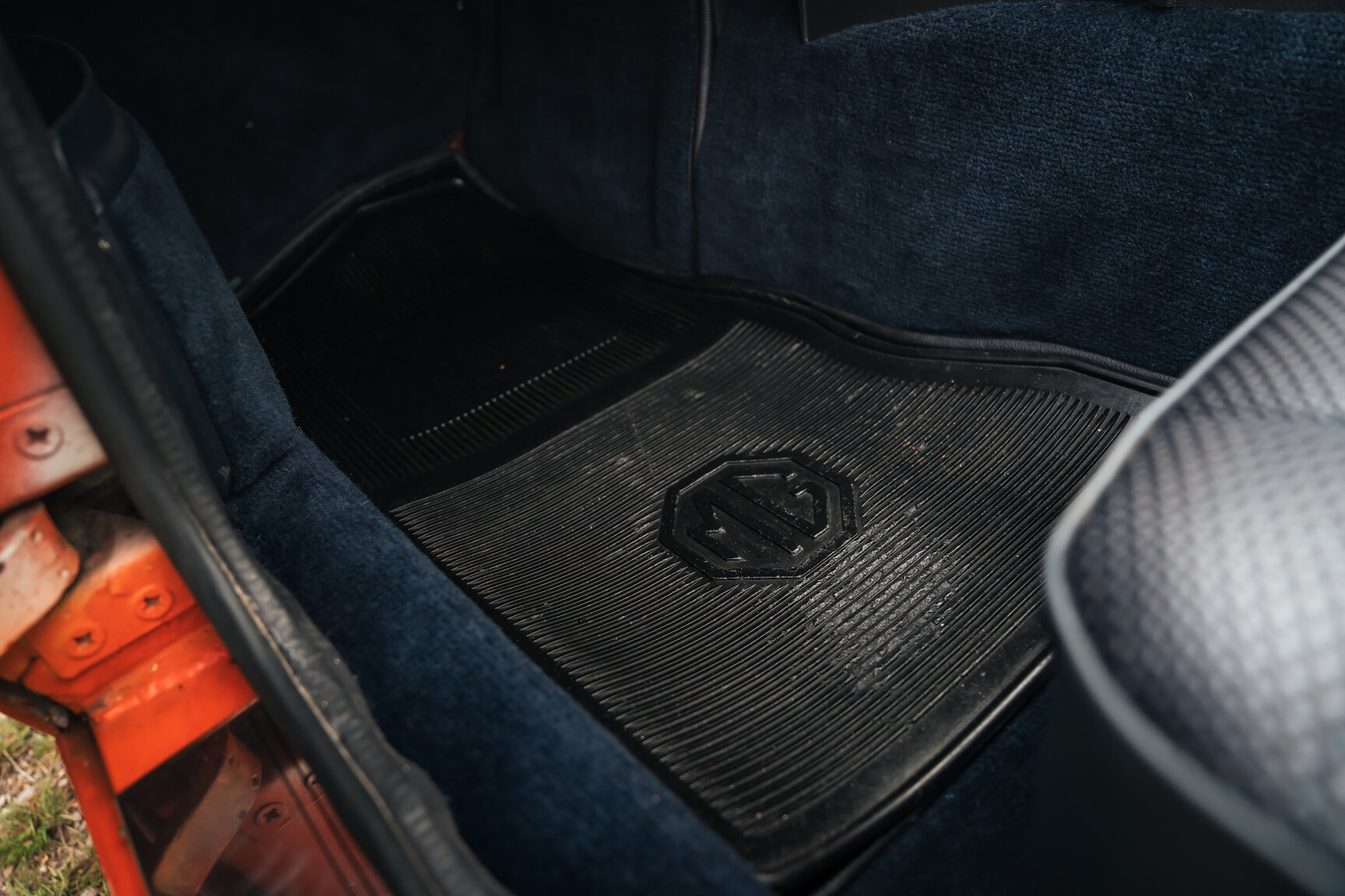 Innenraumfoto von 1973 MG MGB Roadster (33)