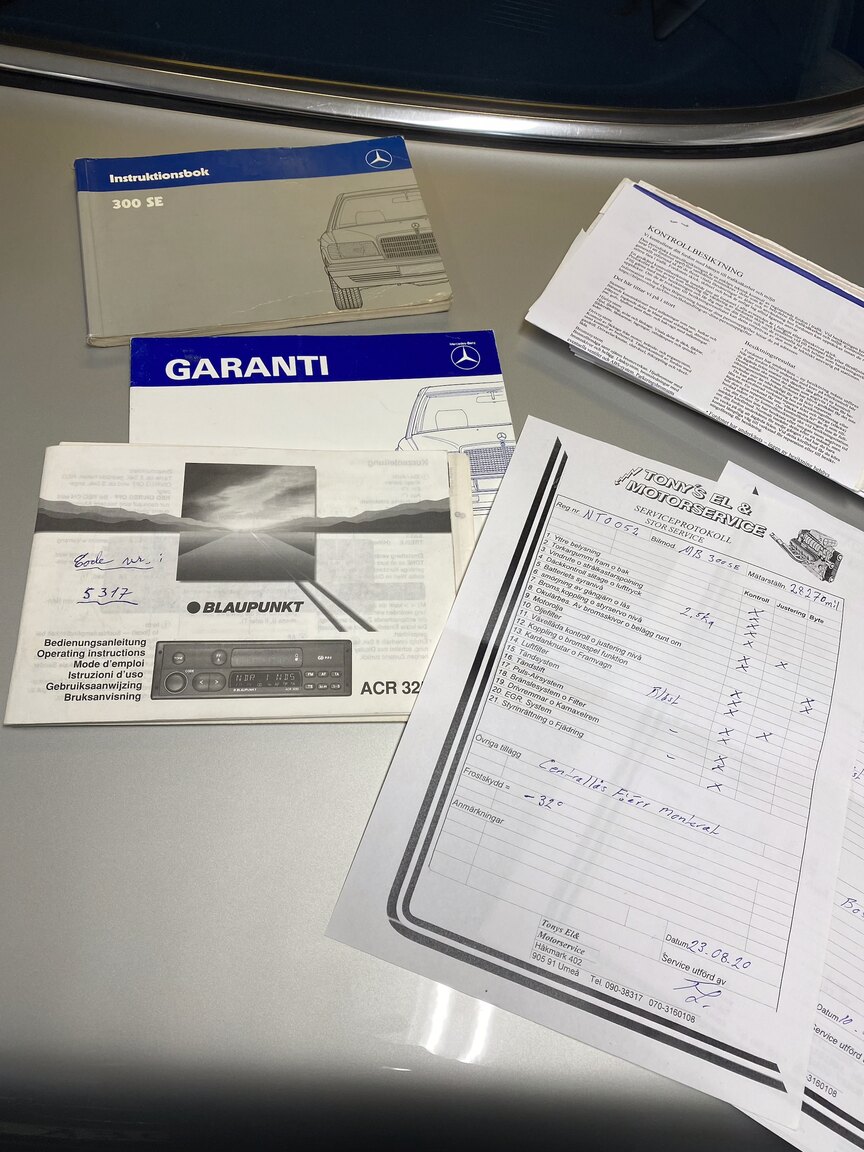 Dokumentation för 1988 Mercedes-Benz 300 SE