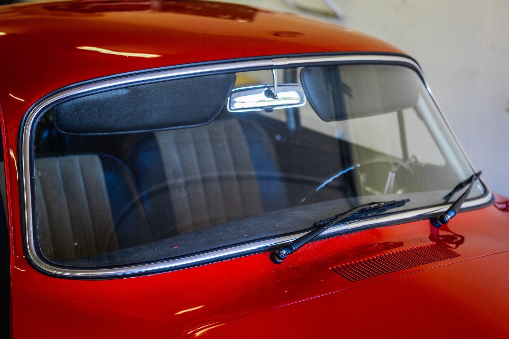 Exteriörbild på 1962 Porsche 356 BT6 "Notchback"