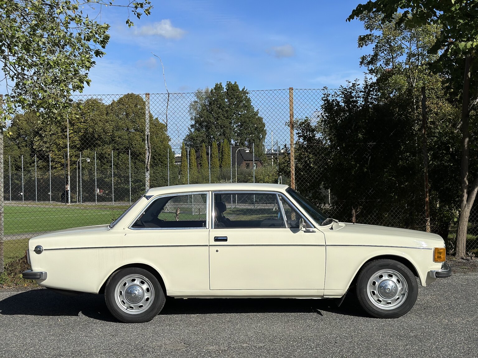 Exteriörbild på 1973 Volvo 142