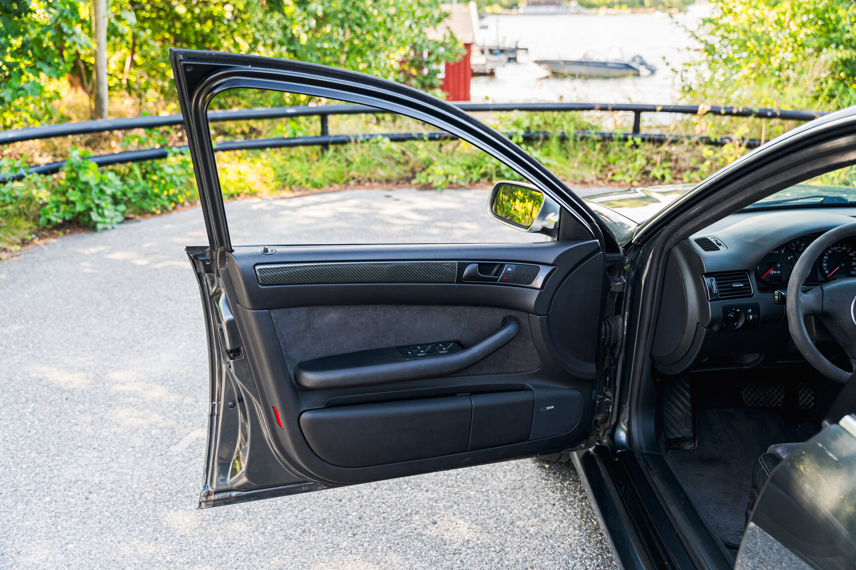 Interior image of 2003  Audi RS6 C5