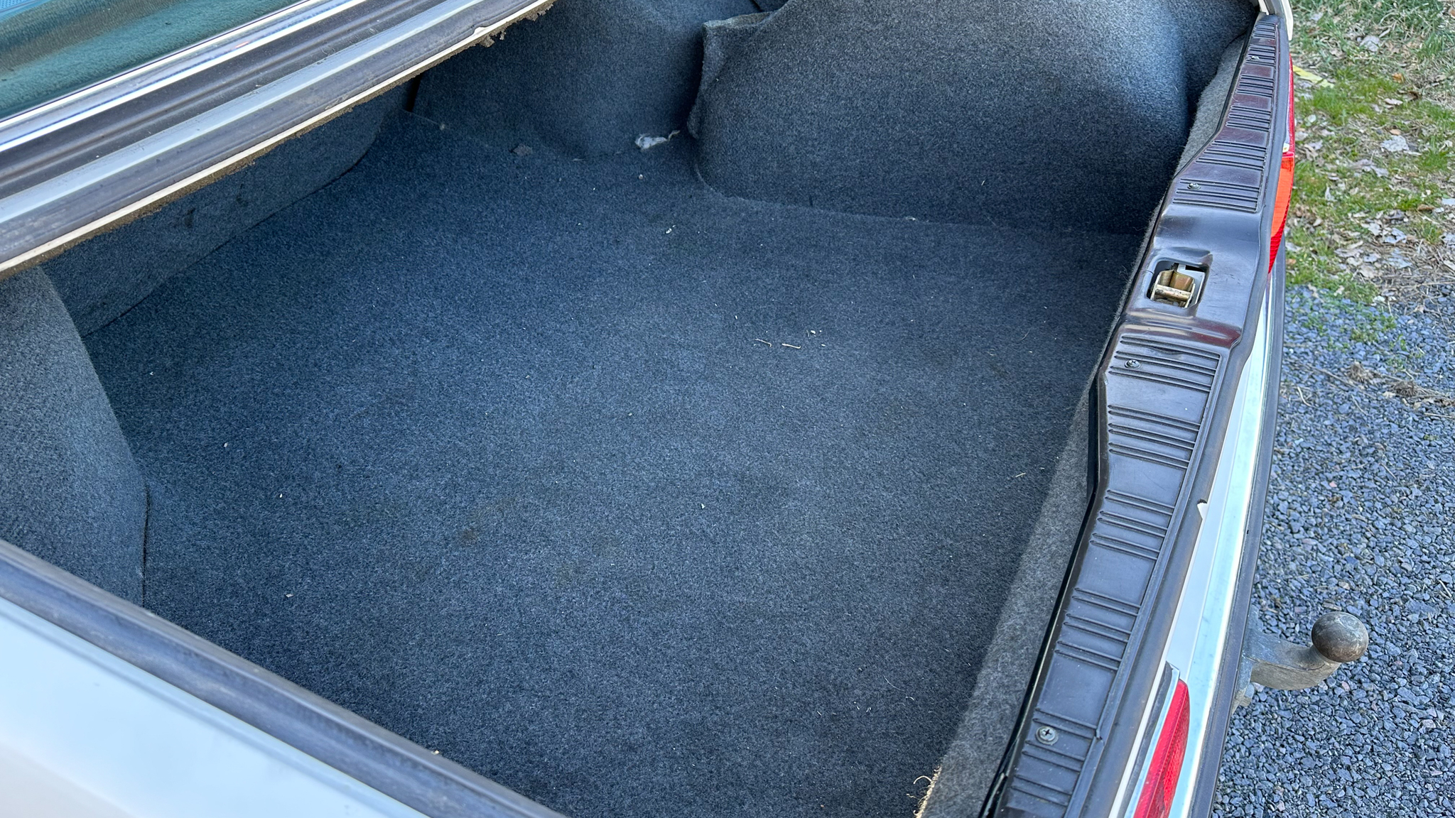 Interior image of 1984 BMW 745i Executive Automat