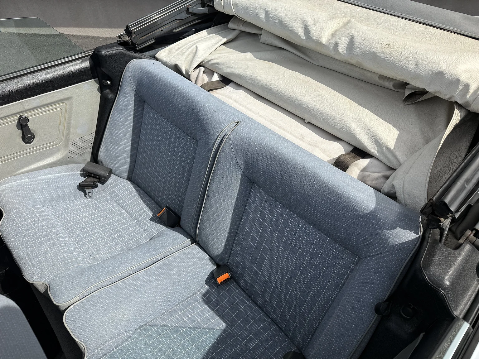 Innenraumfoto von 1987 VW Golf Cabriolet (7)