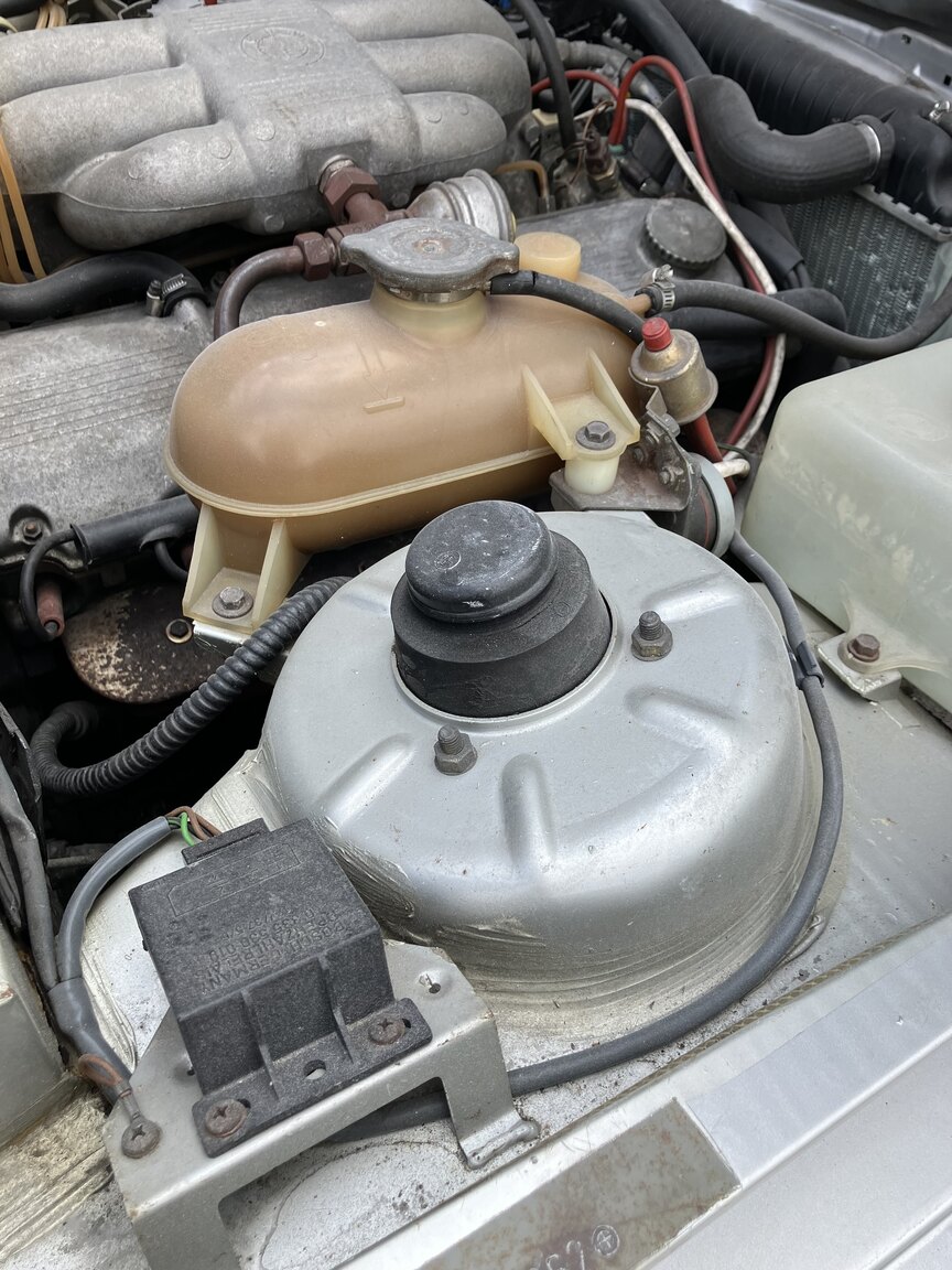 Image of 1979 BMW 323i mechanics