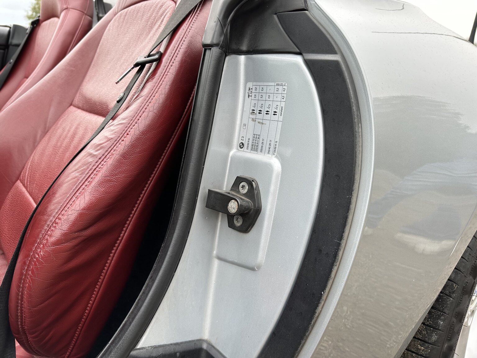 Interior image of 1997 BMW Z3 2.8 Roadster