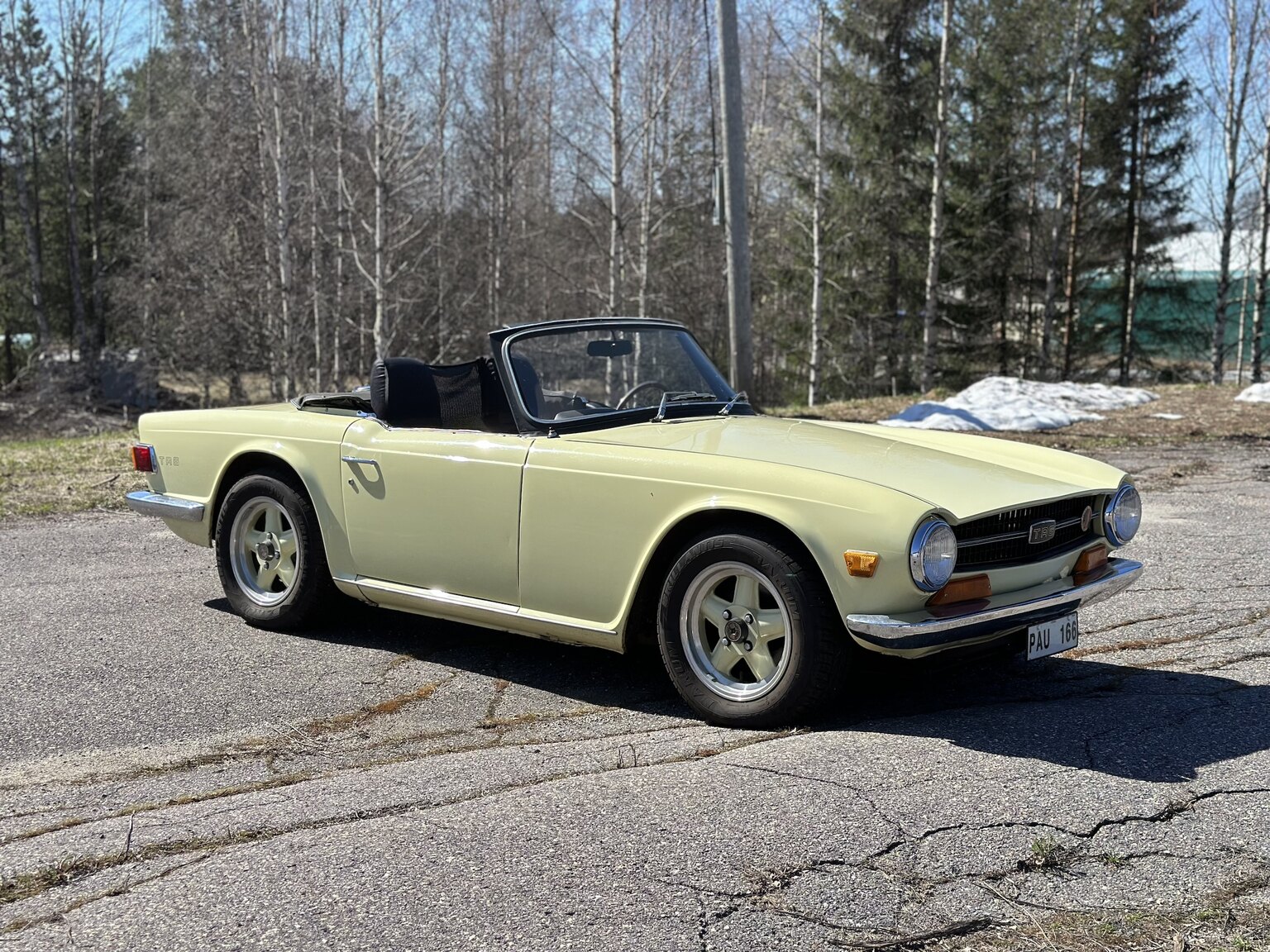 Exterior image of 1971 Triumph TR6