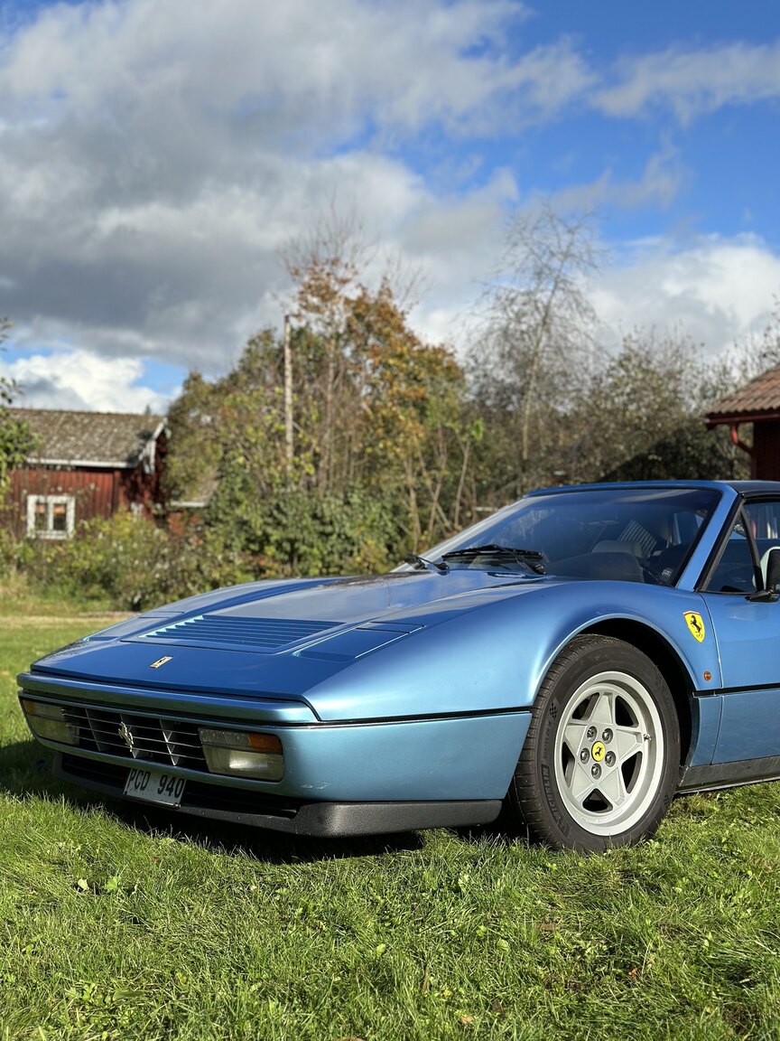 Exteriörbild på 1986 Ferrari 328 GTS