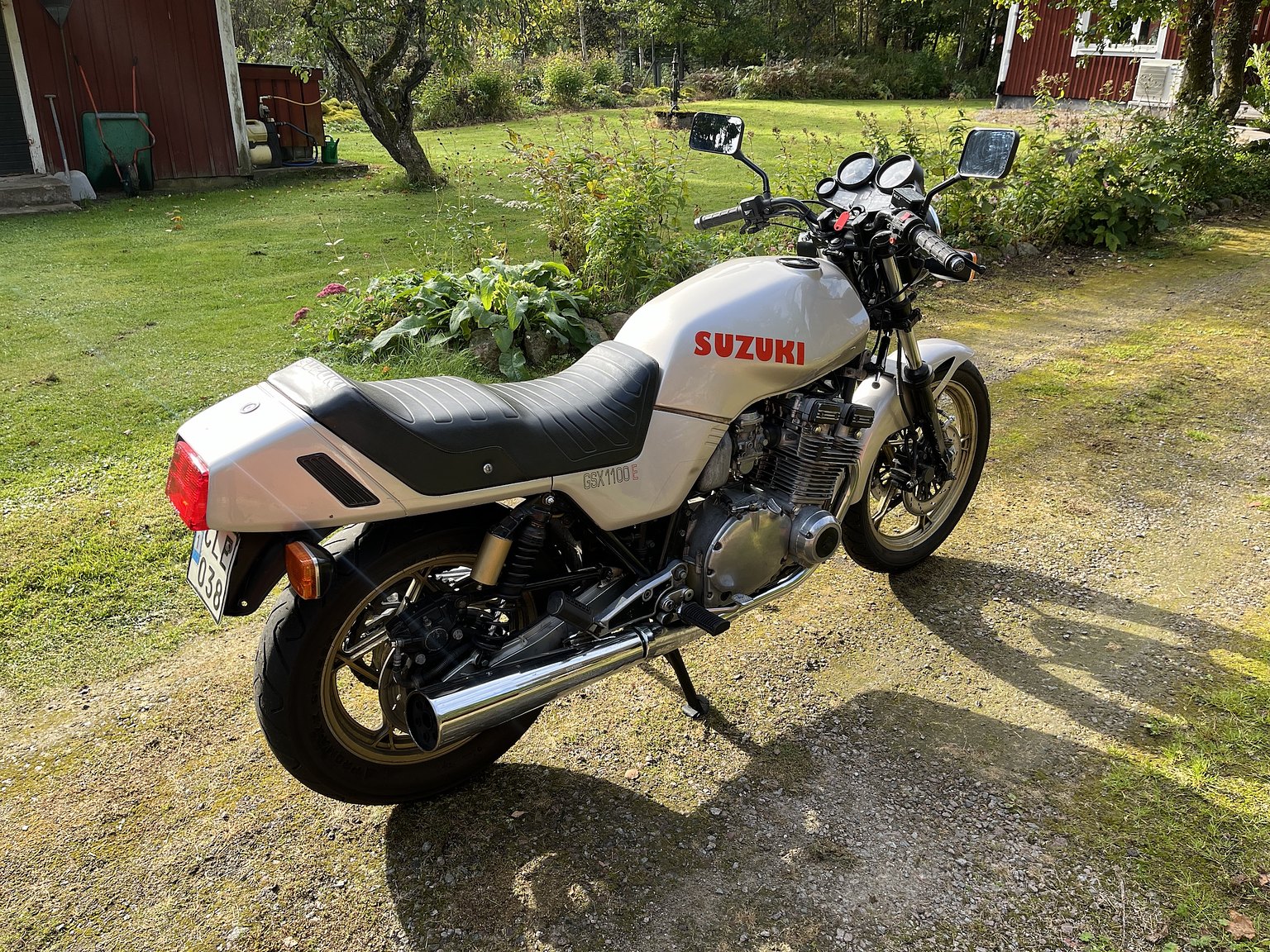 Exteriörbild på 1982 Suzuki GSX1100 - NO RESERVE