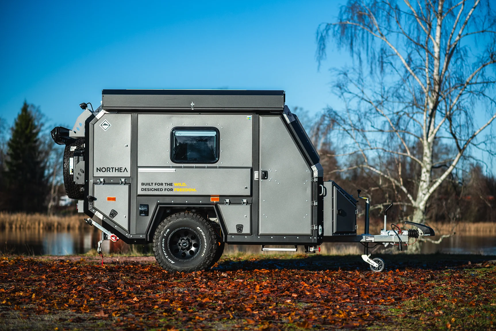 Exterior image of 2025 Northea Trailer Expedition Crawler 458i Offgrid-Camper (3)