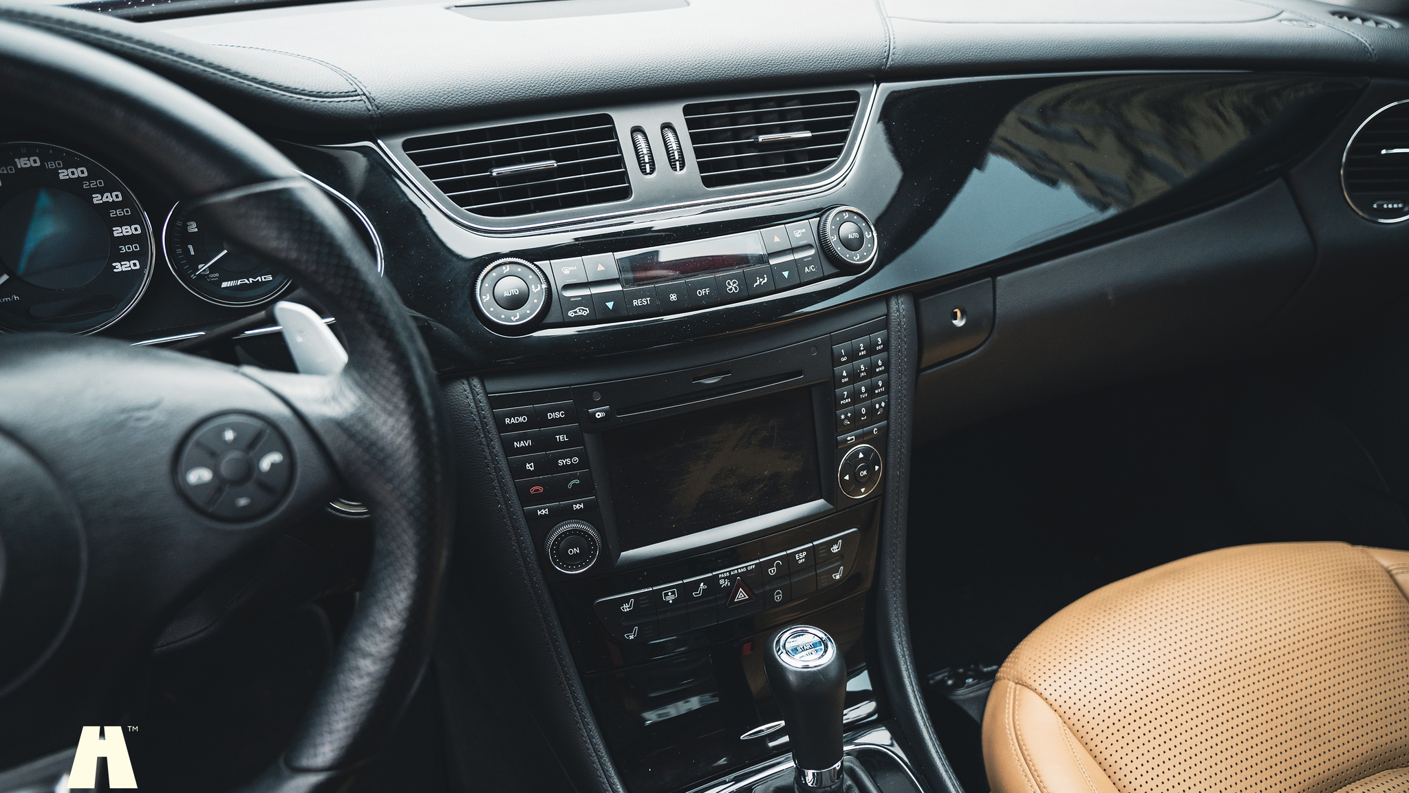 Interiörbild 2008 Mercedes-Benz CLS 63 AMG (40)