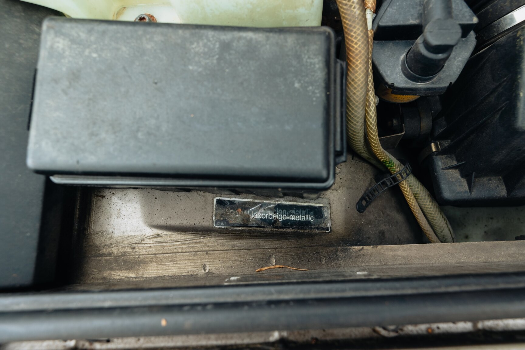 Image of 1990 BMW 750iL (18) mechanics