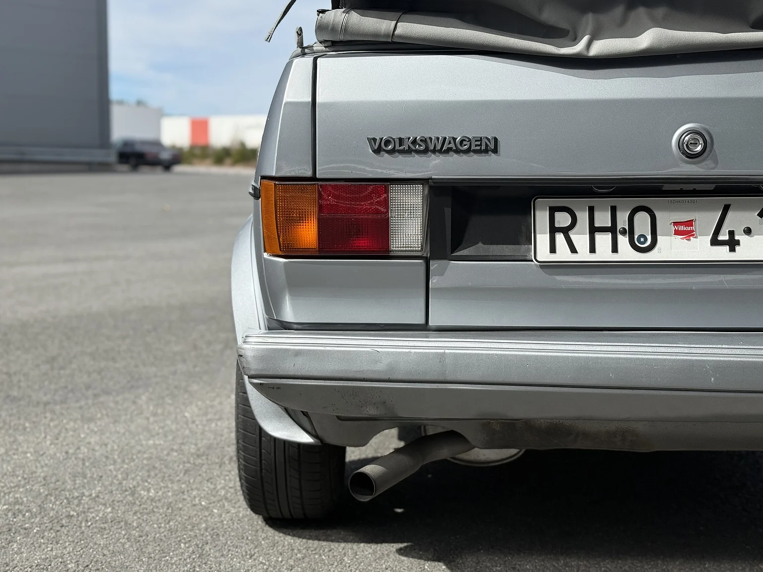 Exterior image of 1987 VW Golf Cabriolet (17)