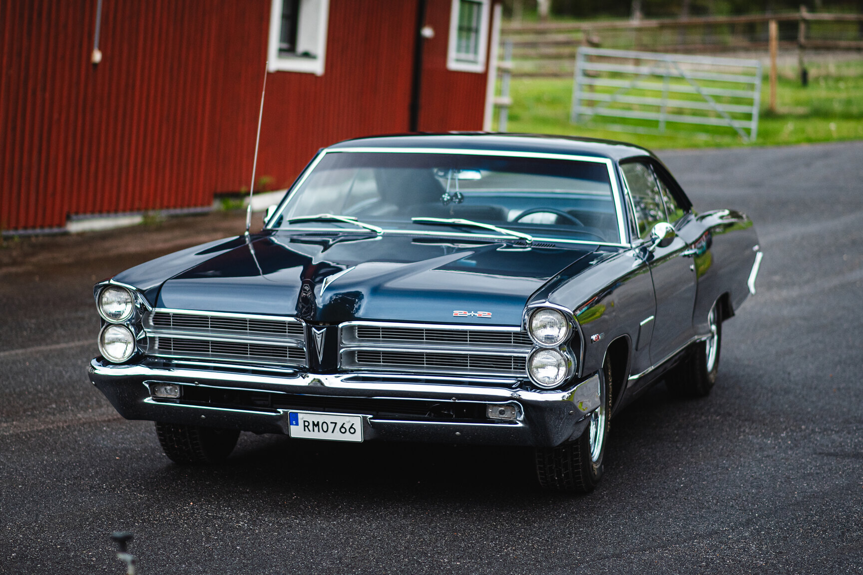 Exterior image of 1965 Pontiac Catalina 421 Tripower-Pack 2+2