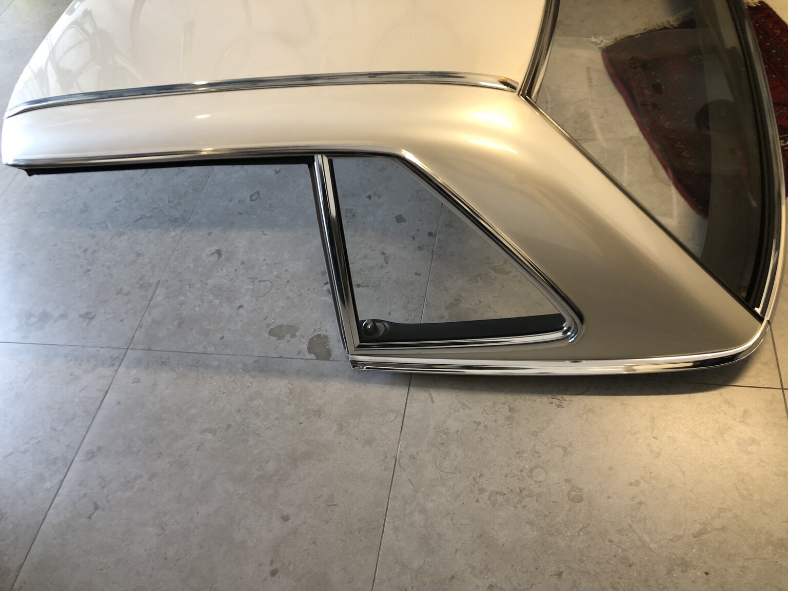 Exteriörbild på 1972 Mercedes-Benz 350 SL