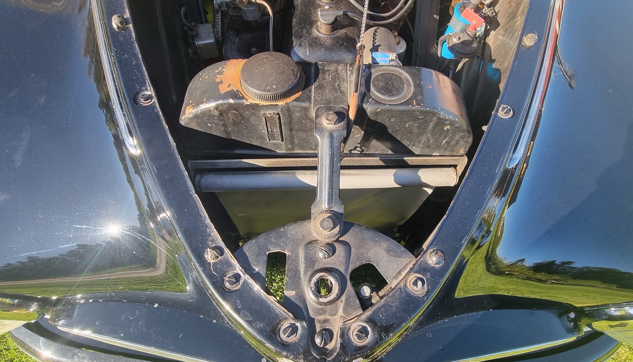 Image of 1951 Peugeot 203 De Luxe mechanics