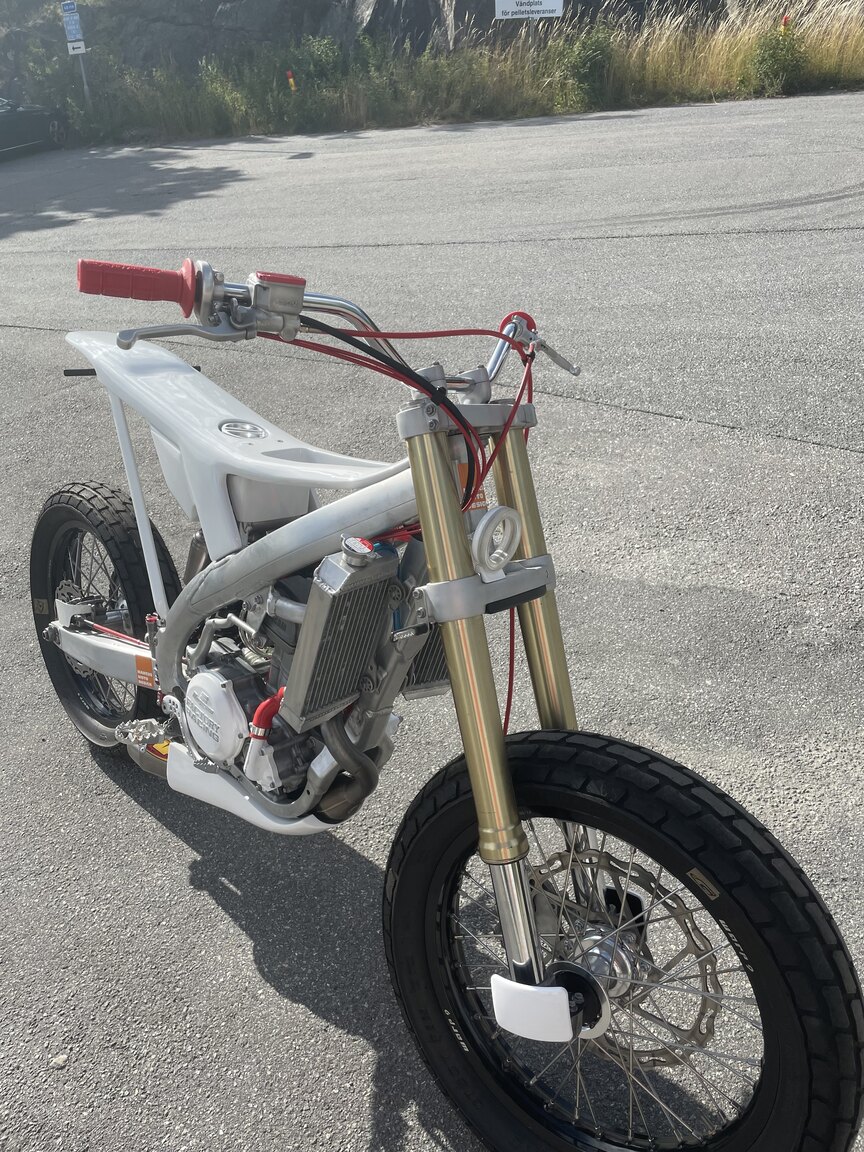 Aussenfoto 2006 Marcus Moto Design CRF Tracker