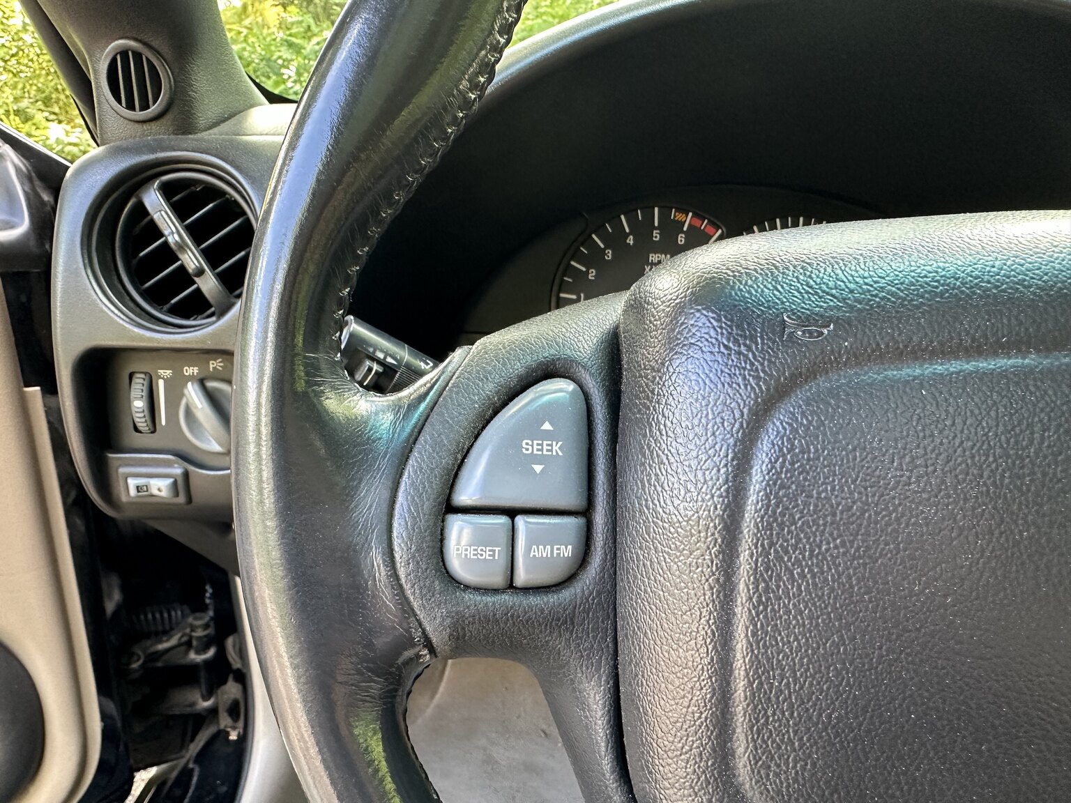 Interior image of 2000 Pontiac TransAm Firebird (22)