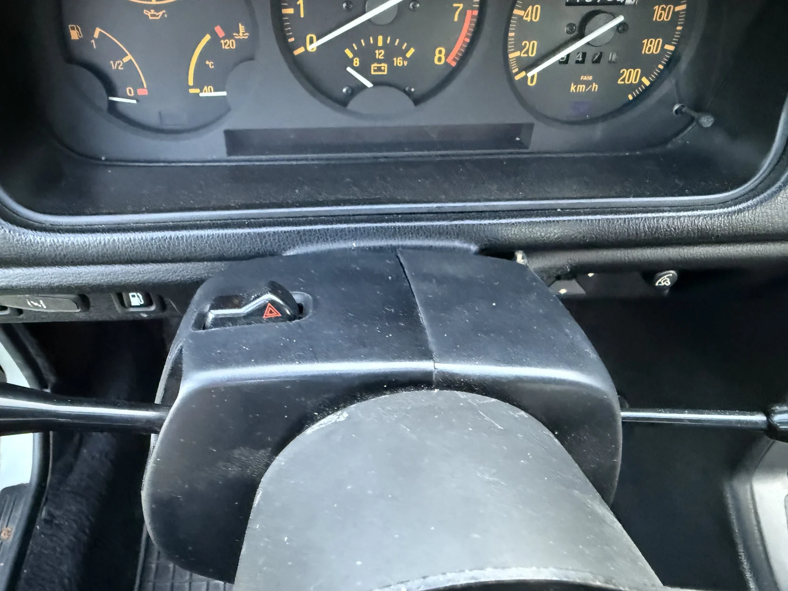Interior image of 1983 Mazda RX-7 (16)