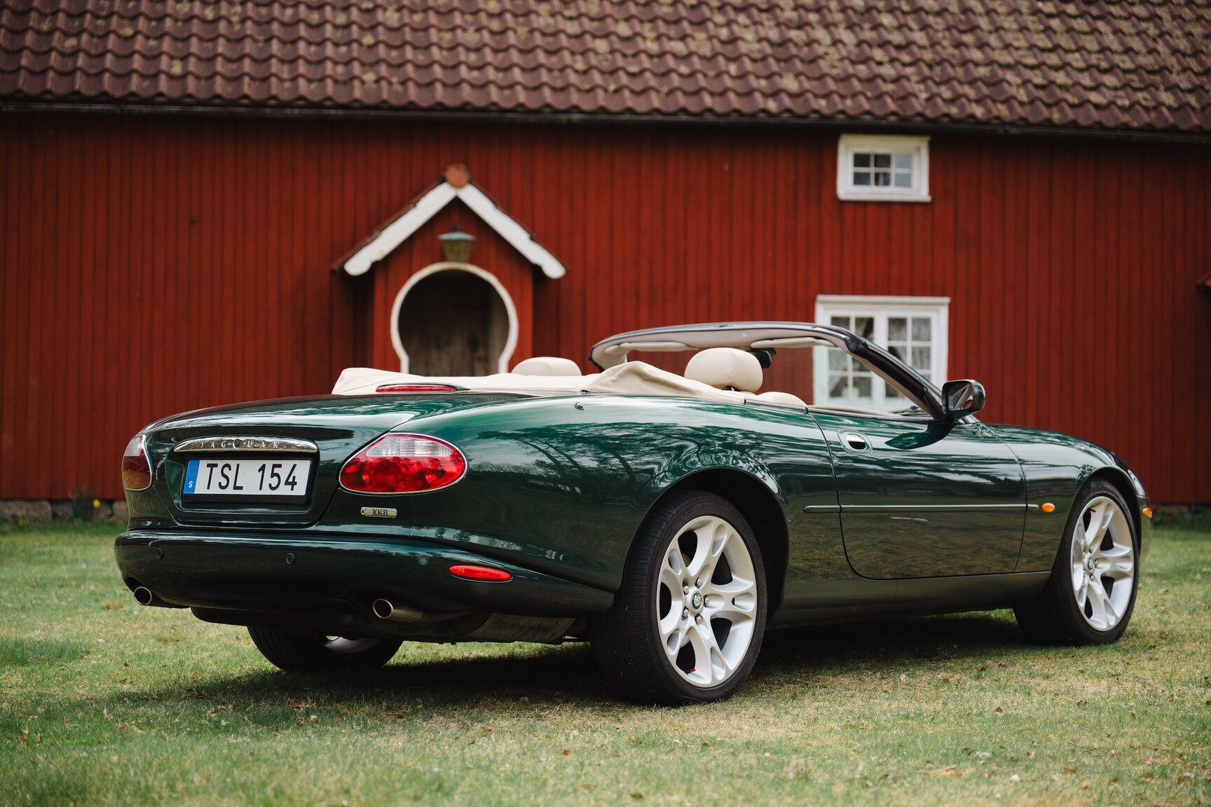 Exterior image of 2003 Jaguar XK8 Cabriolet