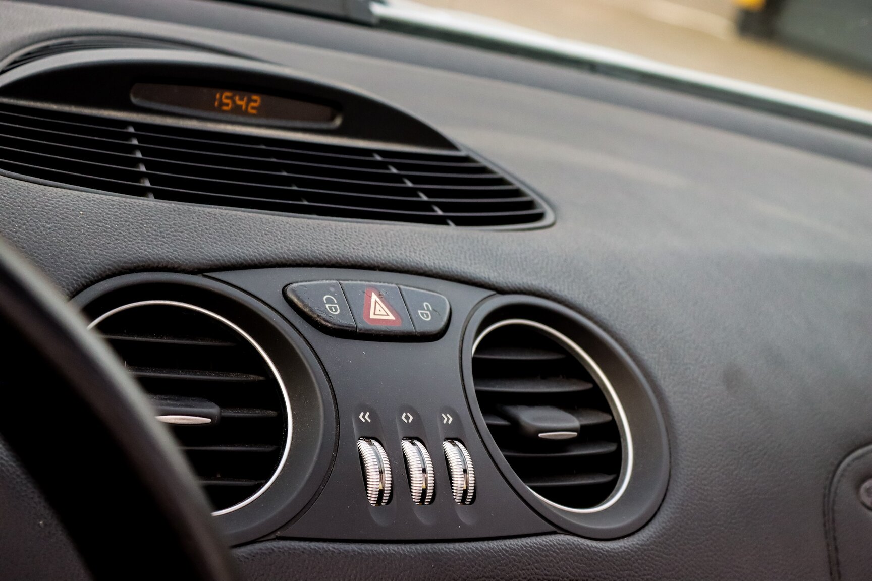Interior image of 2006 Mercedes-Benz SL 500