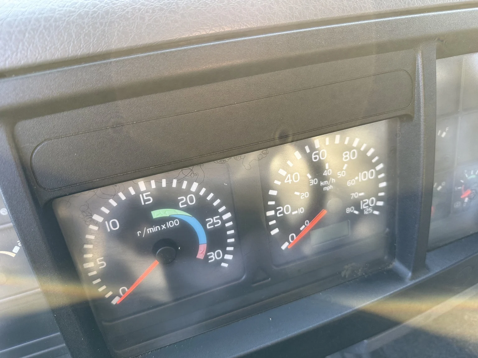 Aussenfoto 2000 Volvo FL6 4x2 - NO RESERVE (7)