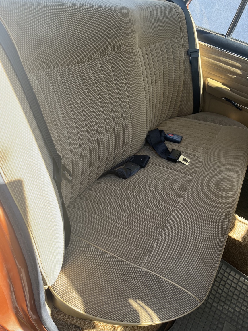 Innenraumfoto von 1977 BMW 518 (31)