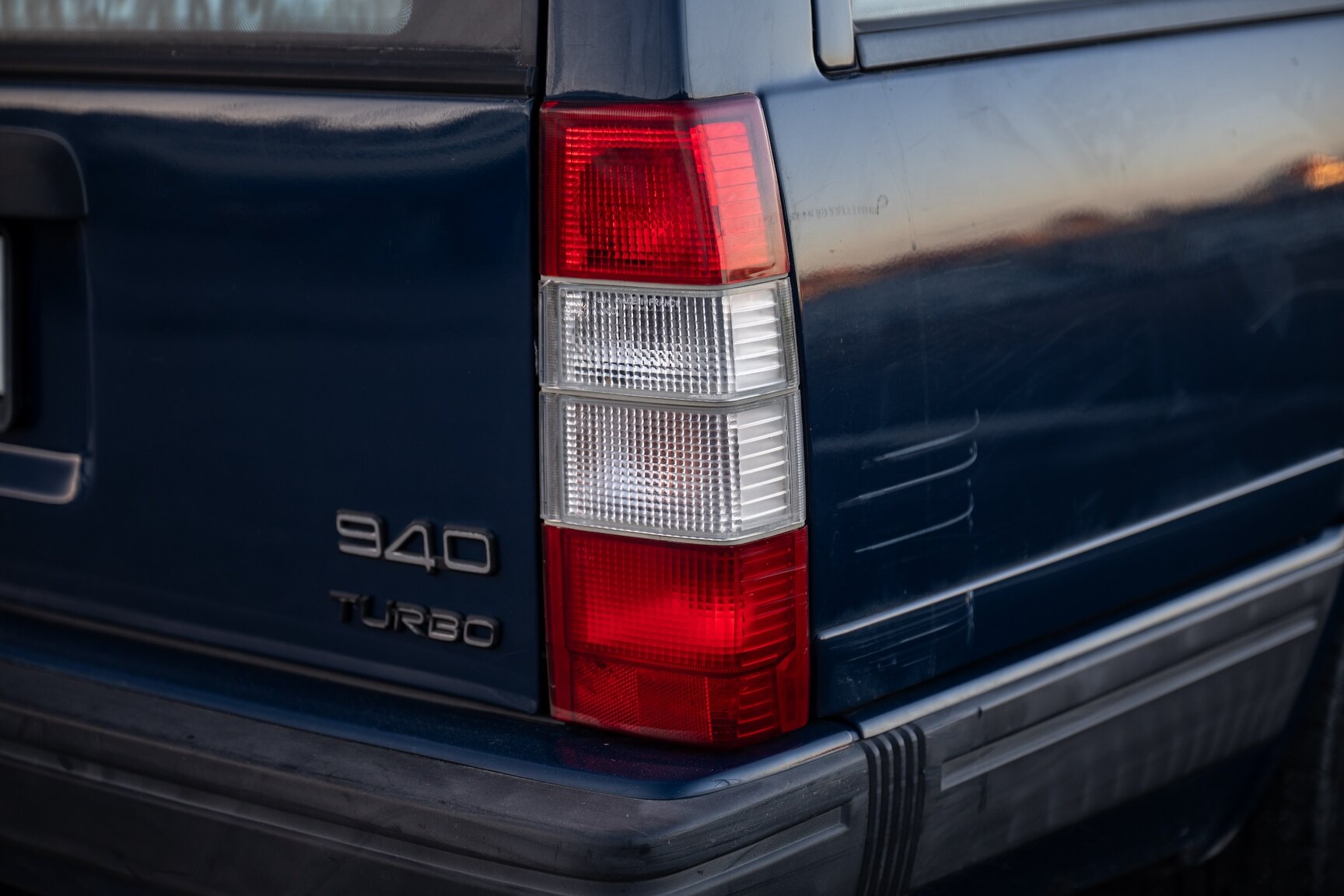 Exterior image of 1998 Volvo 940 Turbo