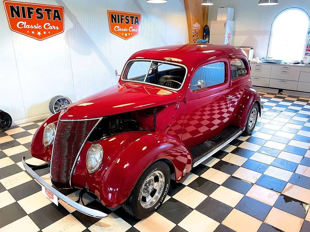 Bild von 1937 Ford Tudor (2)
