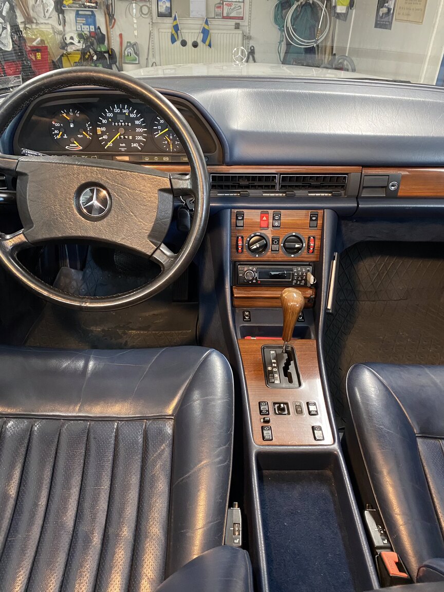 Interiörbild 1988 Mercedes-Benz 300 SE