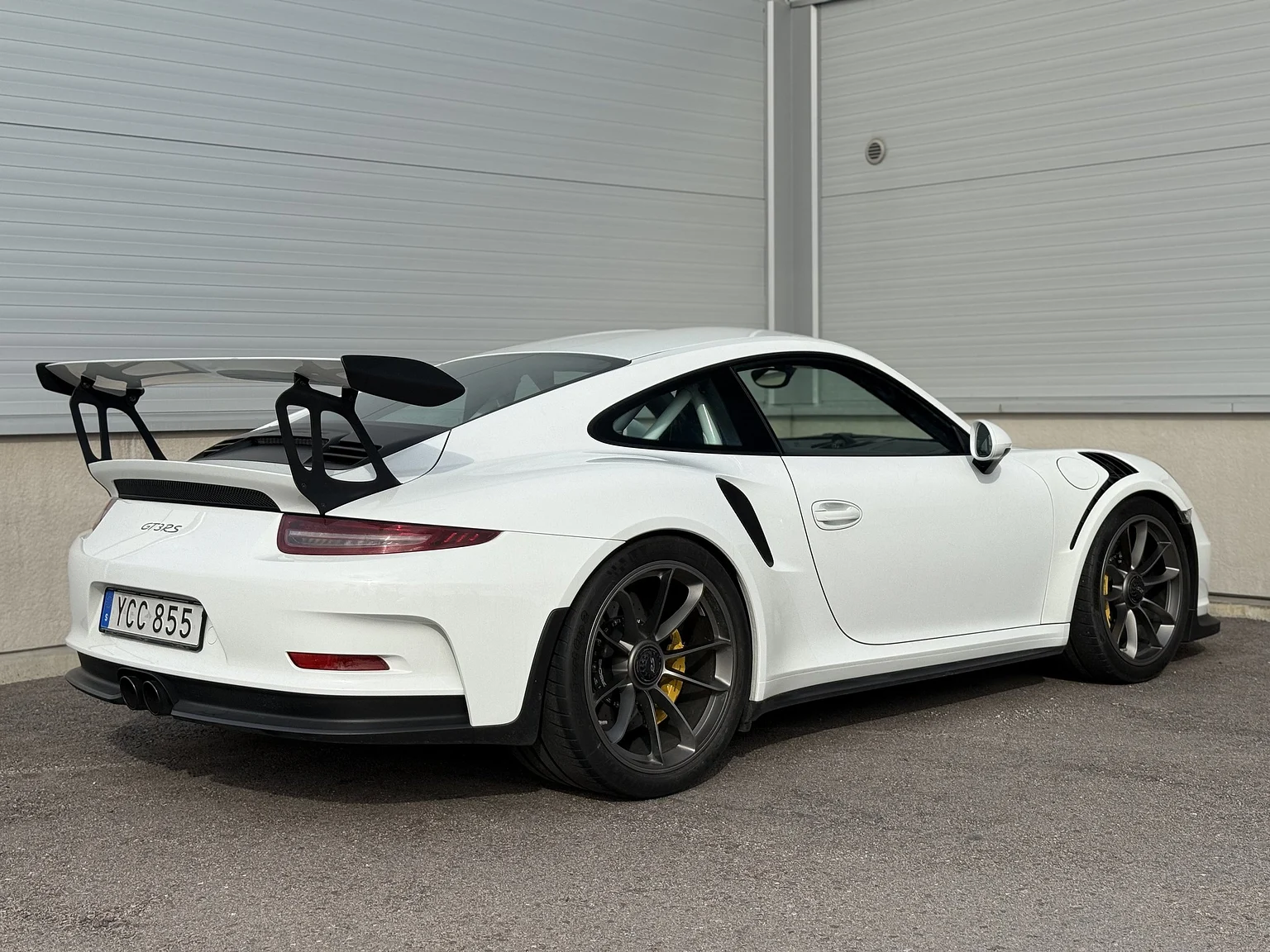 Exteriörbild på 2016 Porsche 911 GT3 RS (45)
