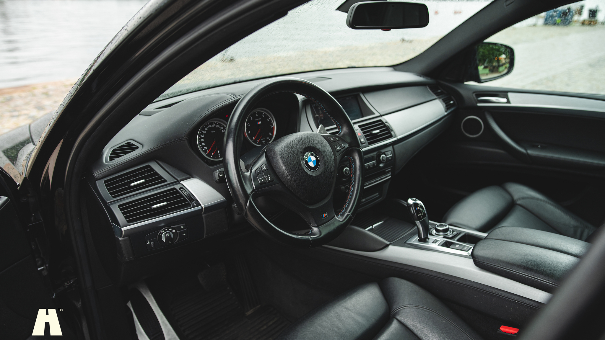 Interiörbild 2010 BMW X6 M Ferrita 555HK (2)