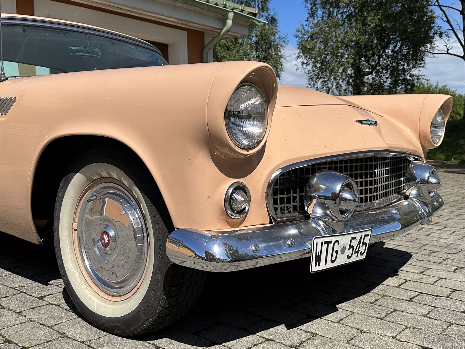 Exterior image of 1956 Ford Thunderbird Convertible