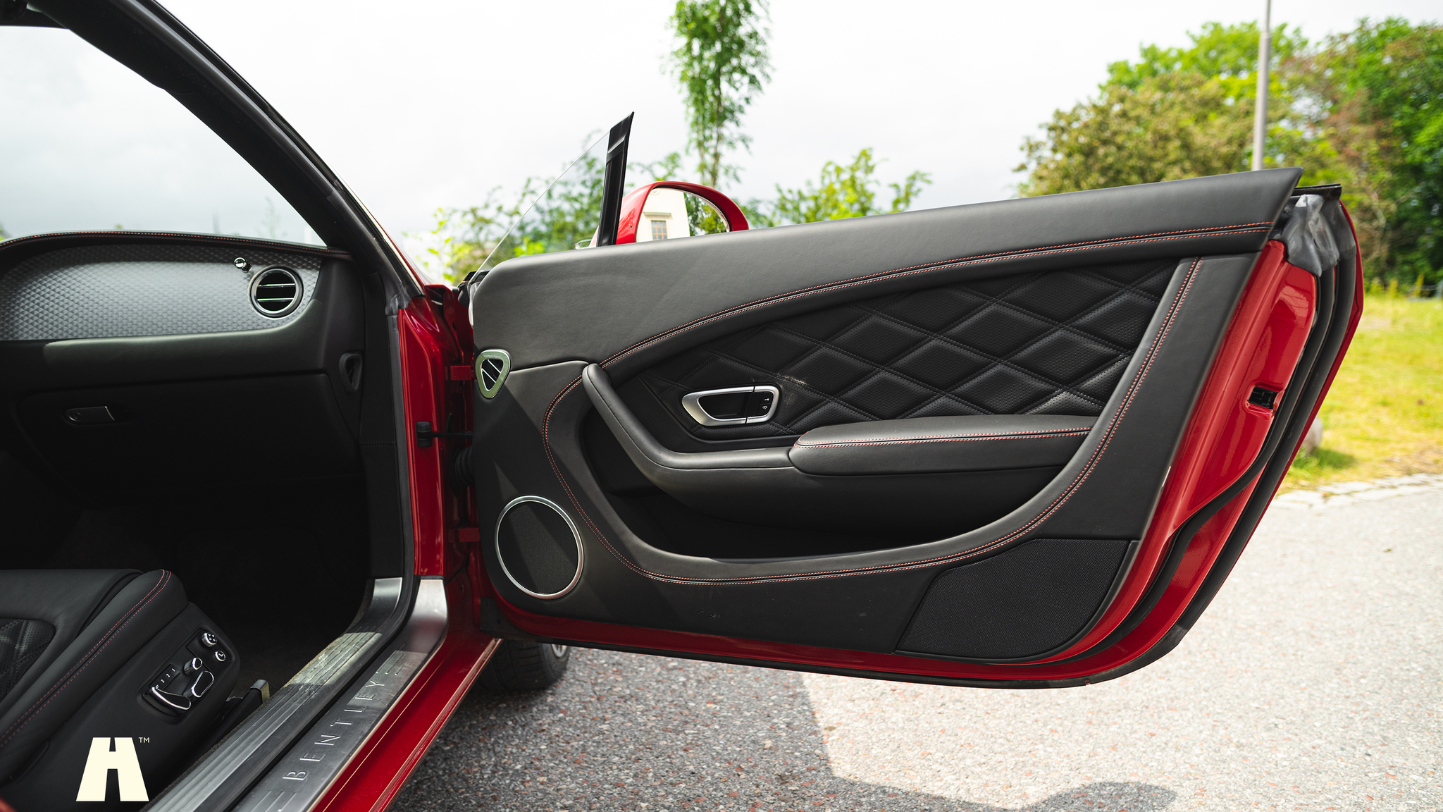 Interiörbild 2013 Bentley Continental GT V8 (15)