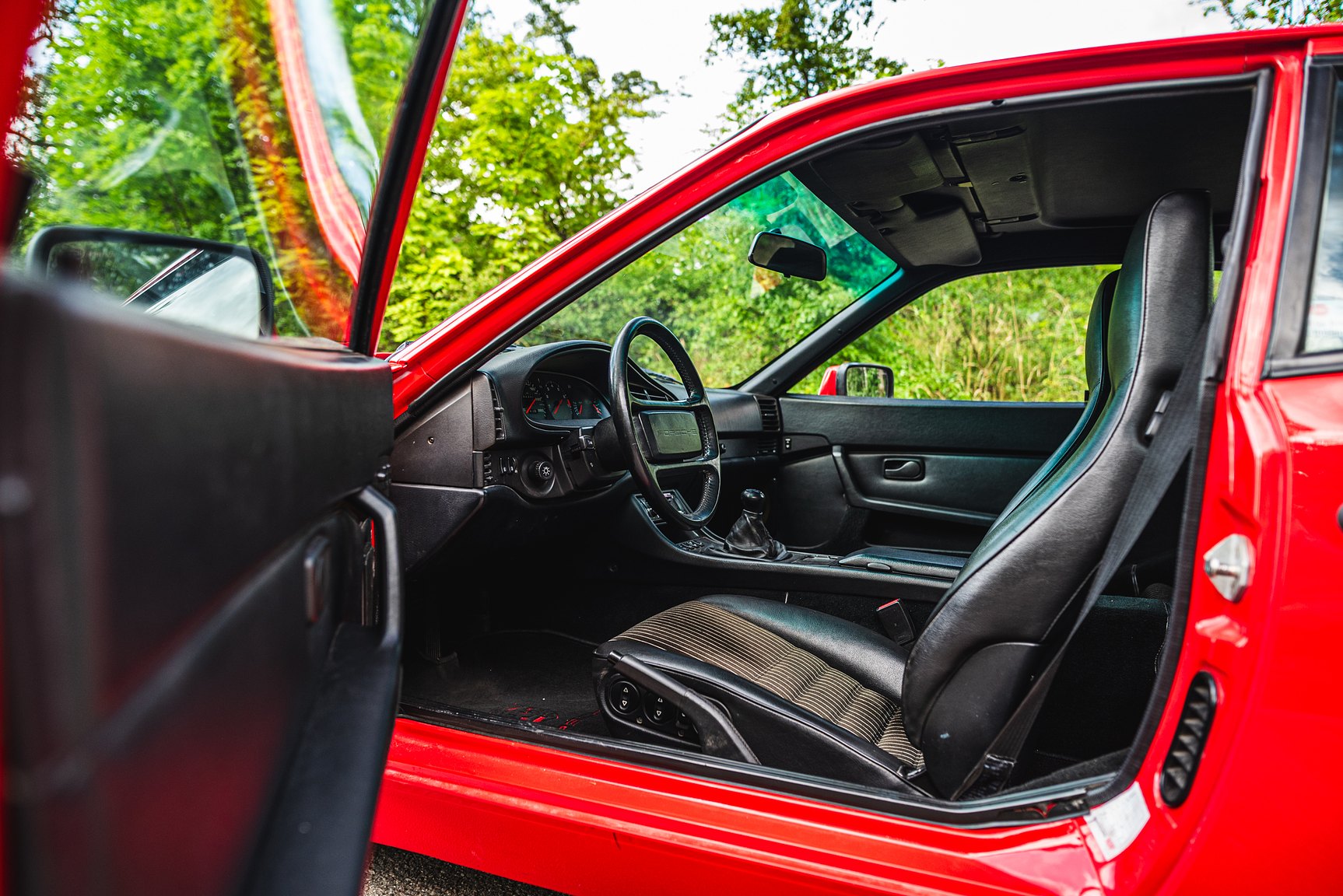 Interior image of 1988 Porsche 944
