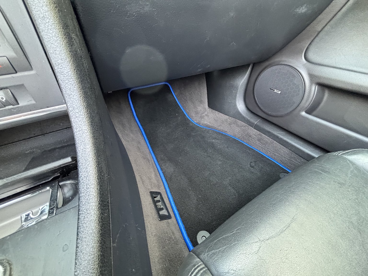 Interior image of 2003 Audi A4 Cabriolet 2.4 V6 Multitronic
