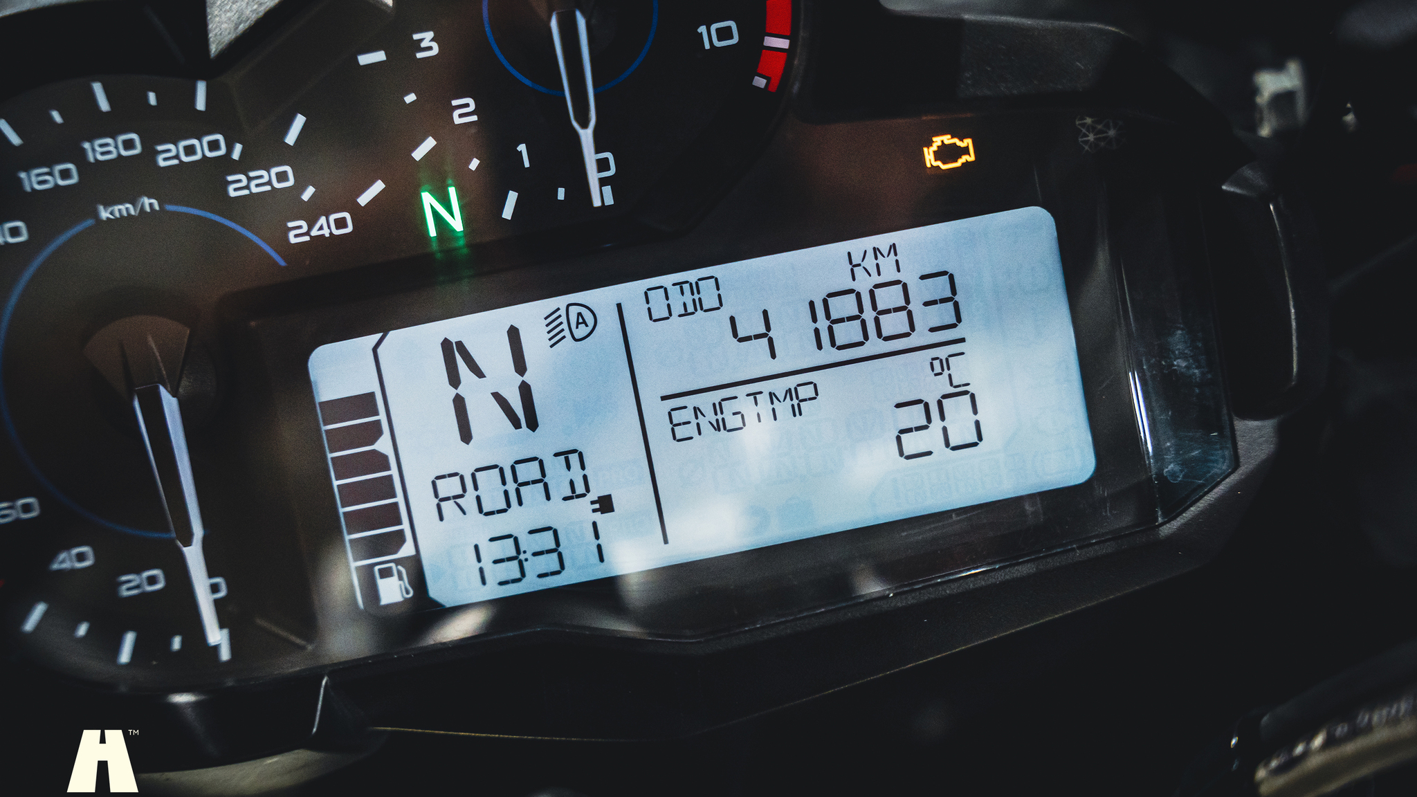 Exteriörbild på 2017 BMW R 1200 GSA (82)