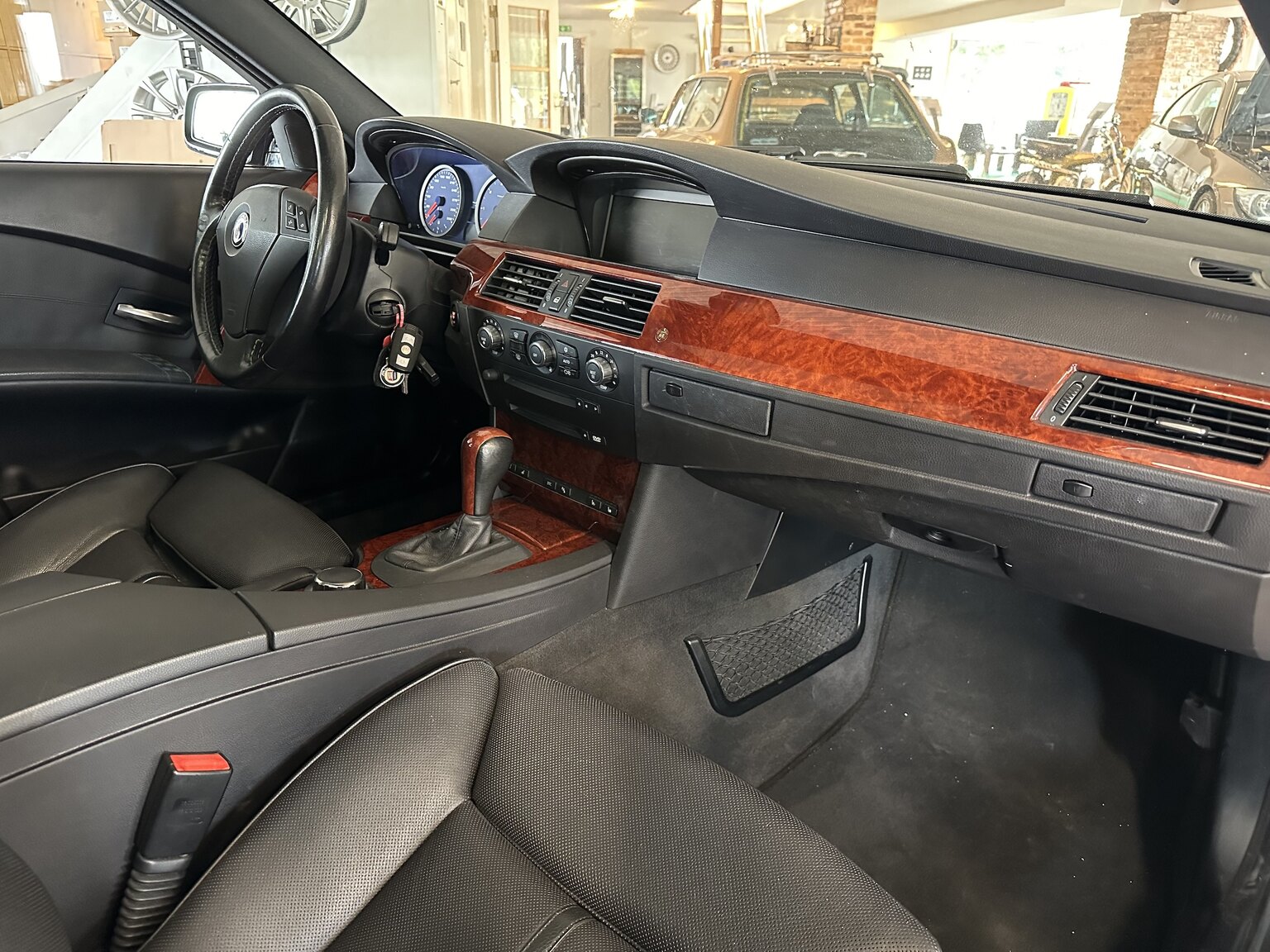 Innenraumfoto von 2006 ALPINA B5 Touring