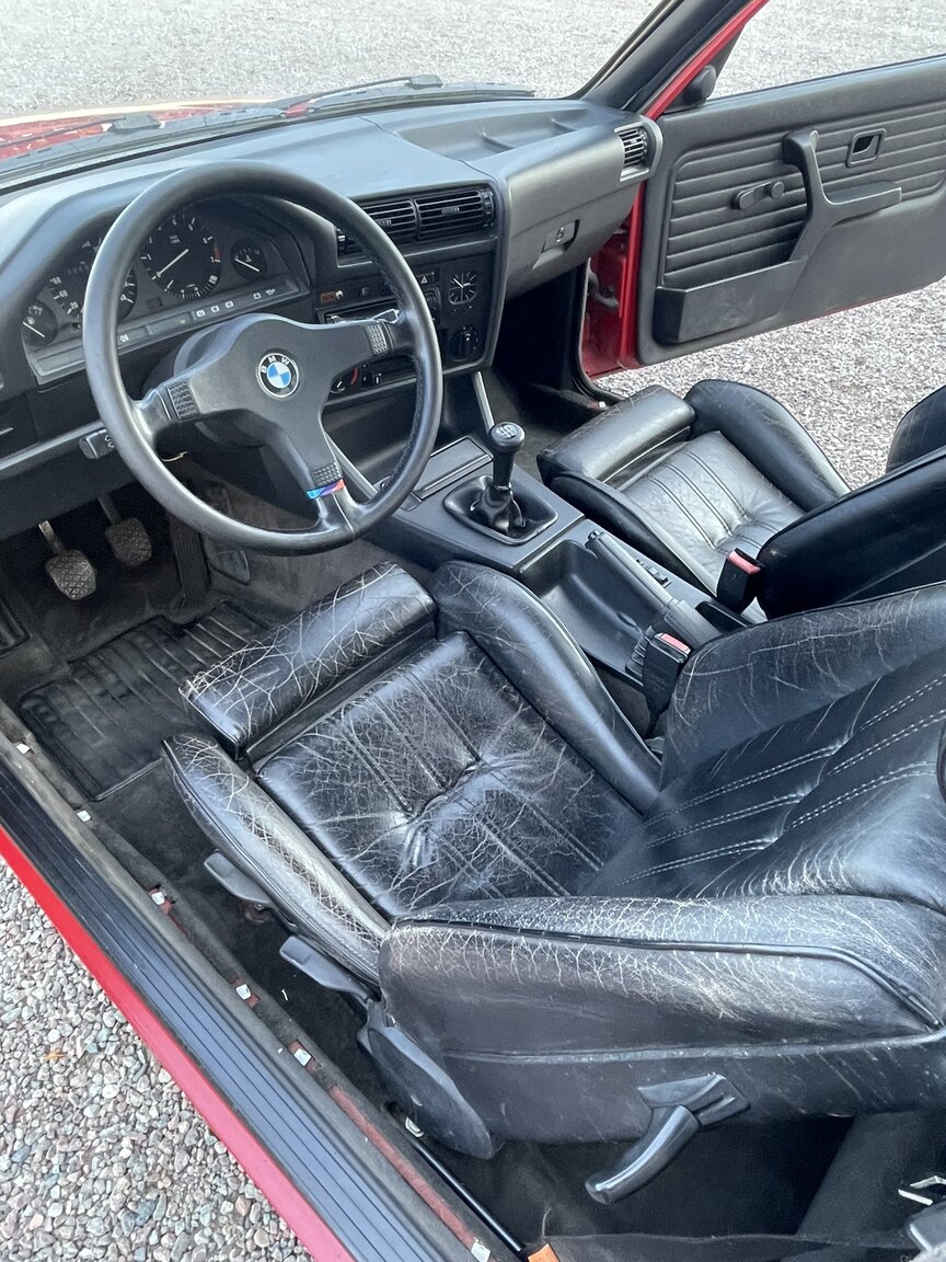 Interiörbild 1987 BMW 320i