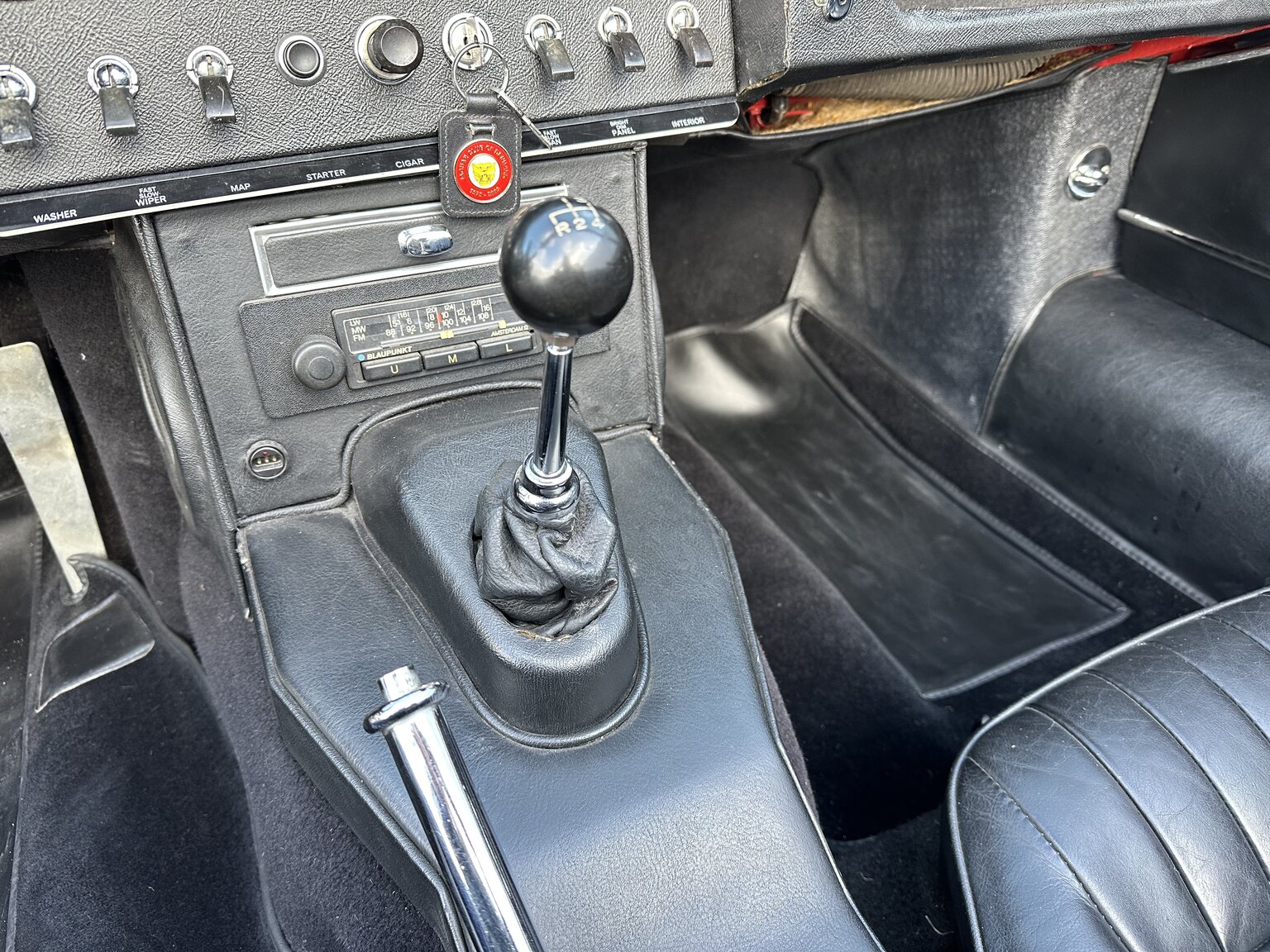 Innenraumfoto von 1965 Jaguar E-Type Series 1 (12)